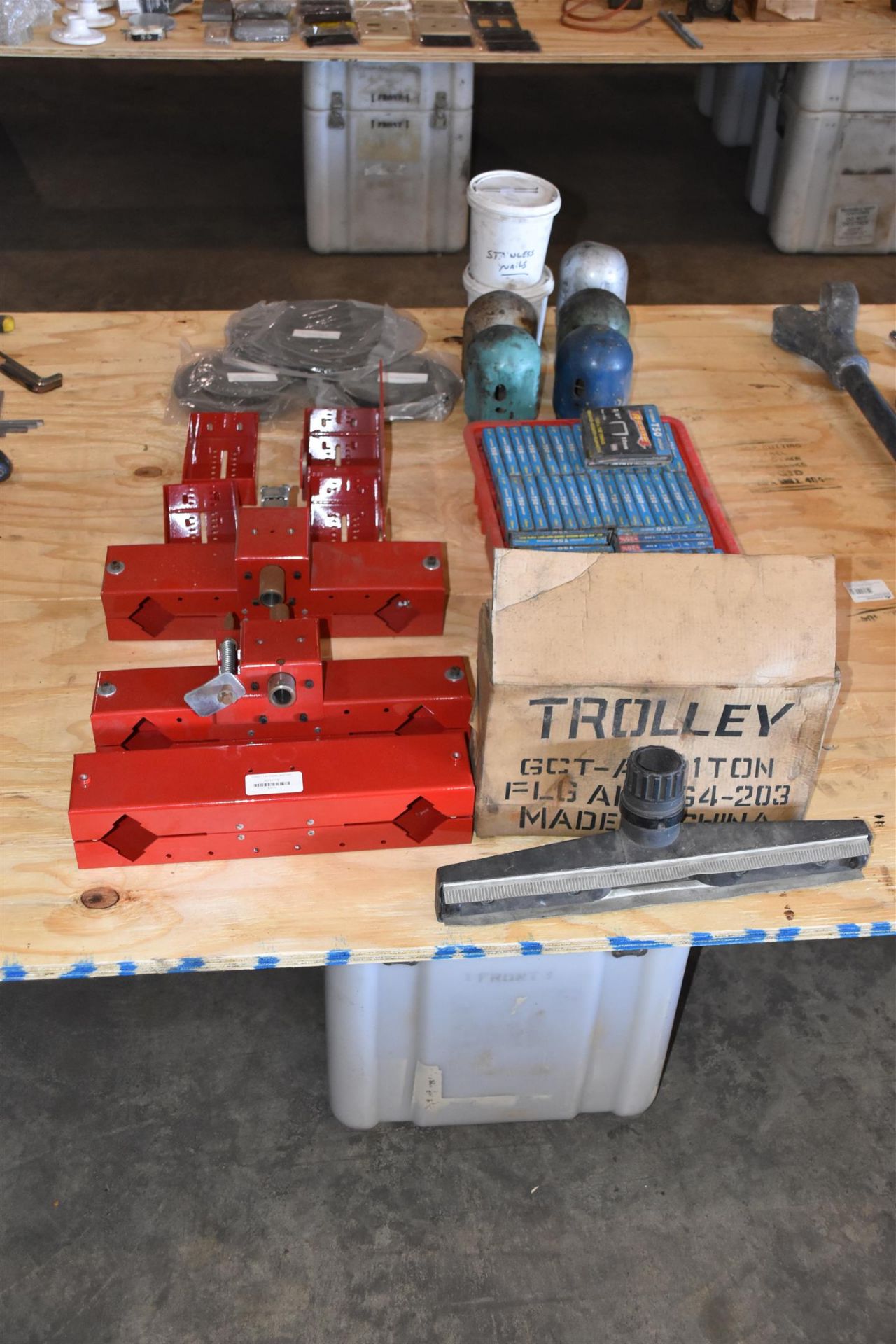 Trolley 1 Ton, Staples, and Tools