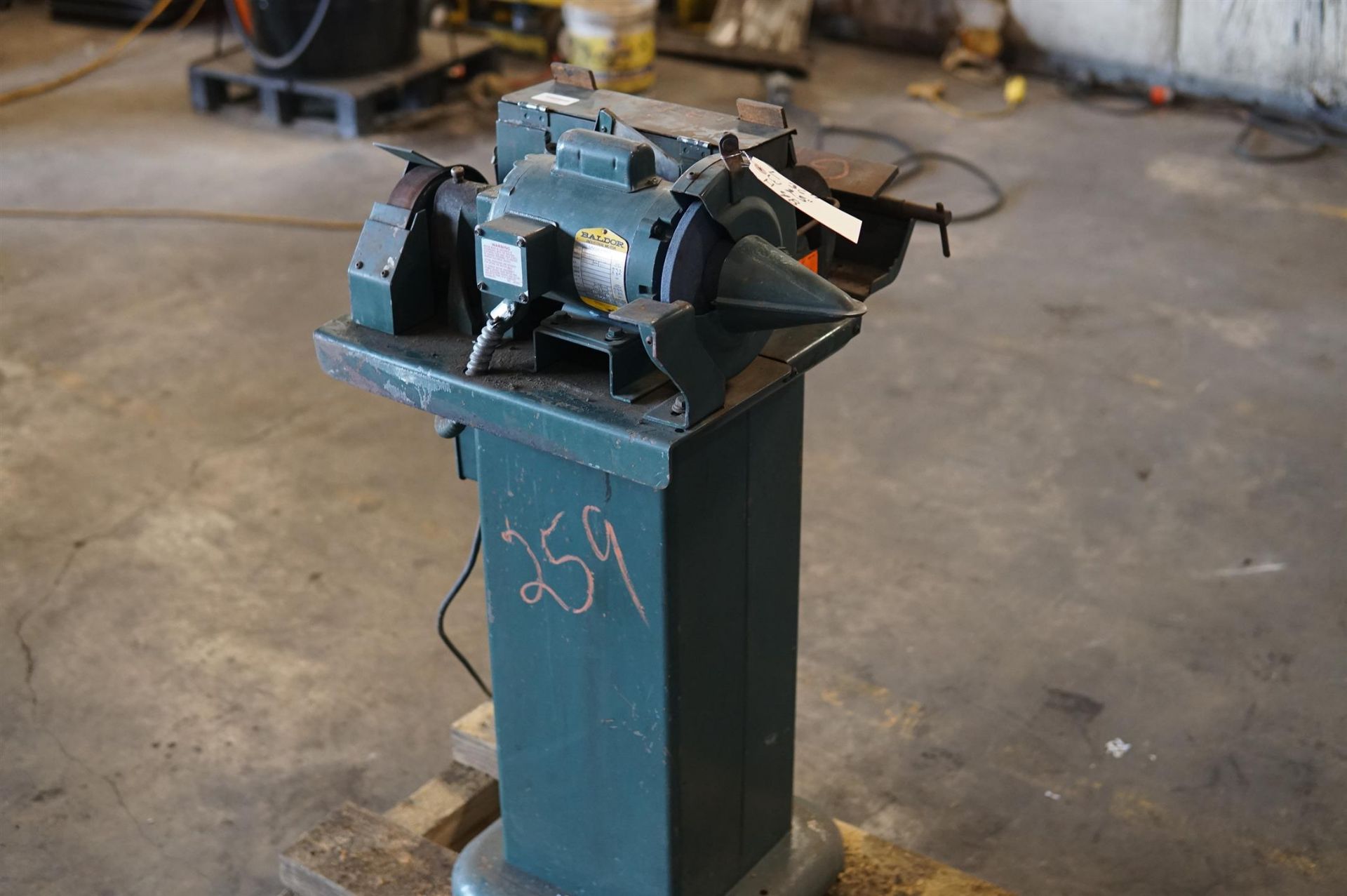 Oliver 2085 Grinder- (LOADING FEE - $25) - Image 4 of 12