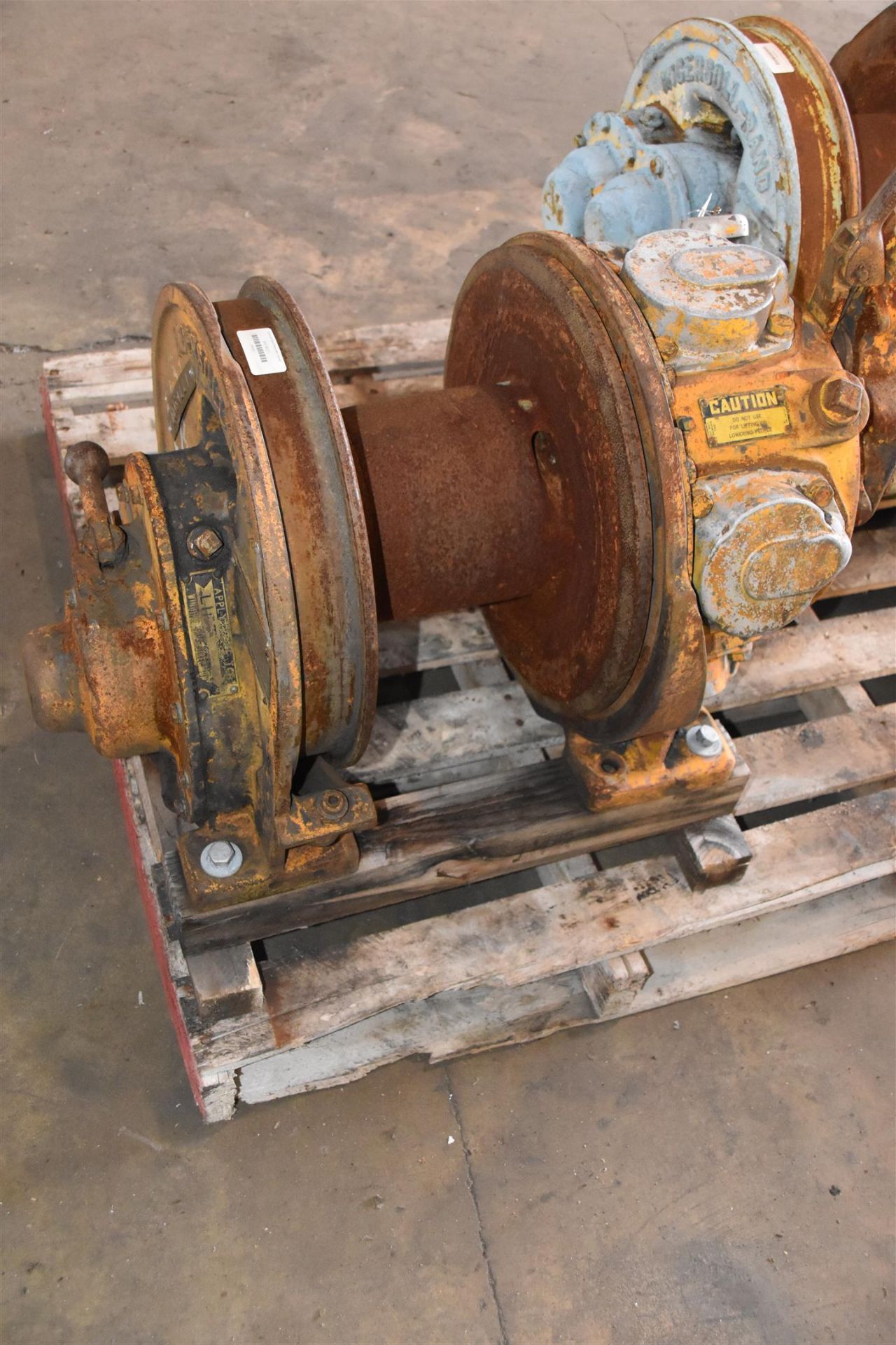 Ingersoll Rand Pneumatic Winch- (LOADING FEE - $25) - Image 6 of 13