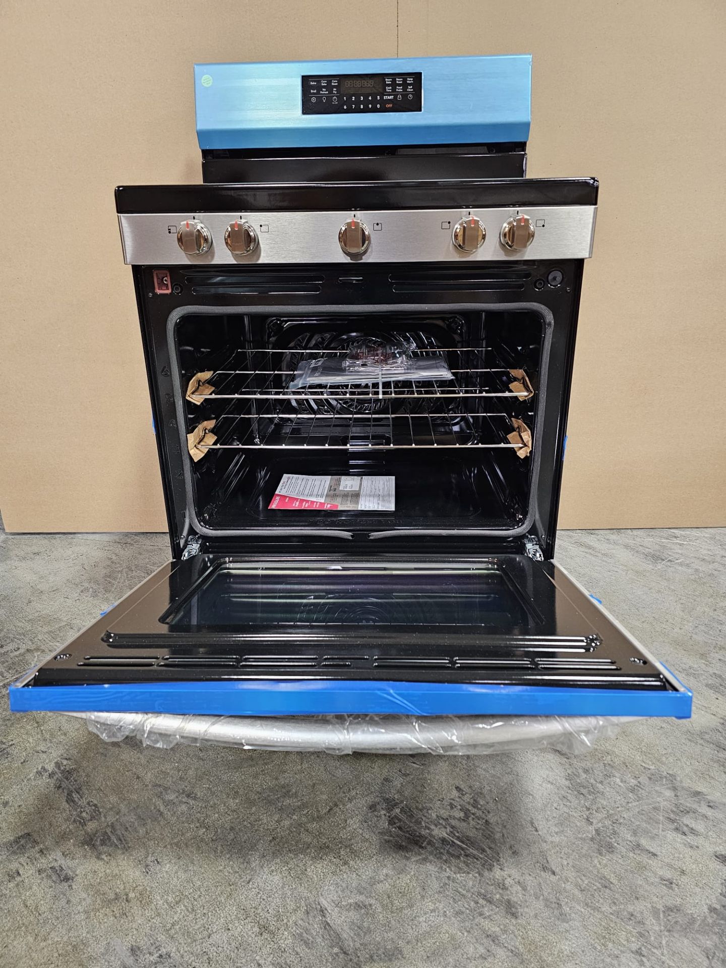 Frigidaire Gallery - Range, Electric, 30 inch Exterior Width, Self Clean, Convection, 5 Burner - Image 3 of 5