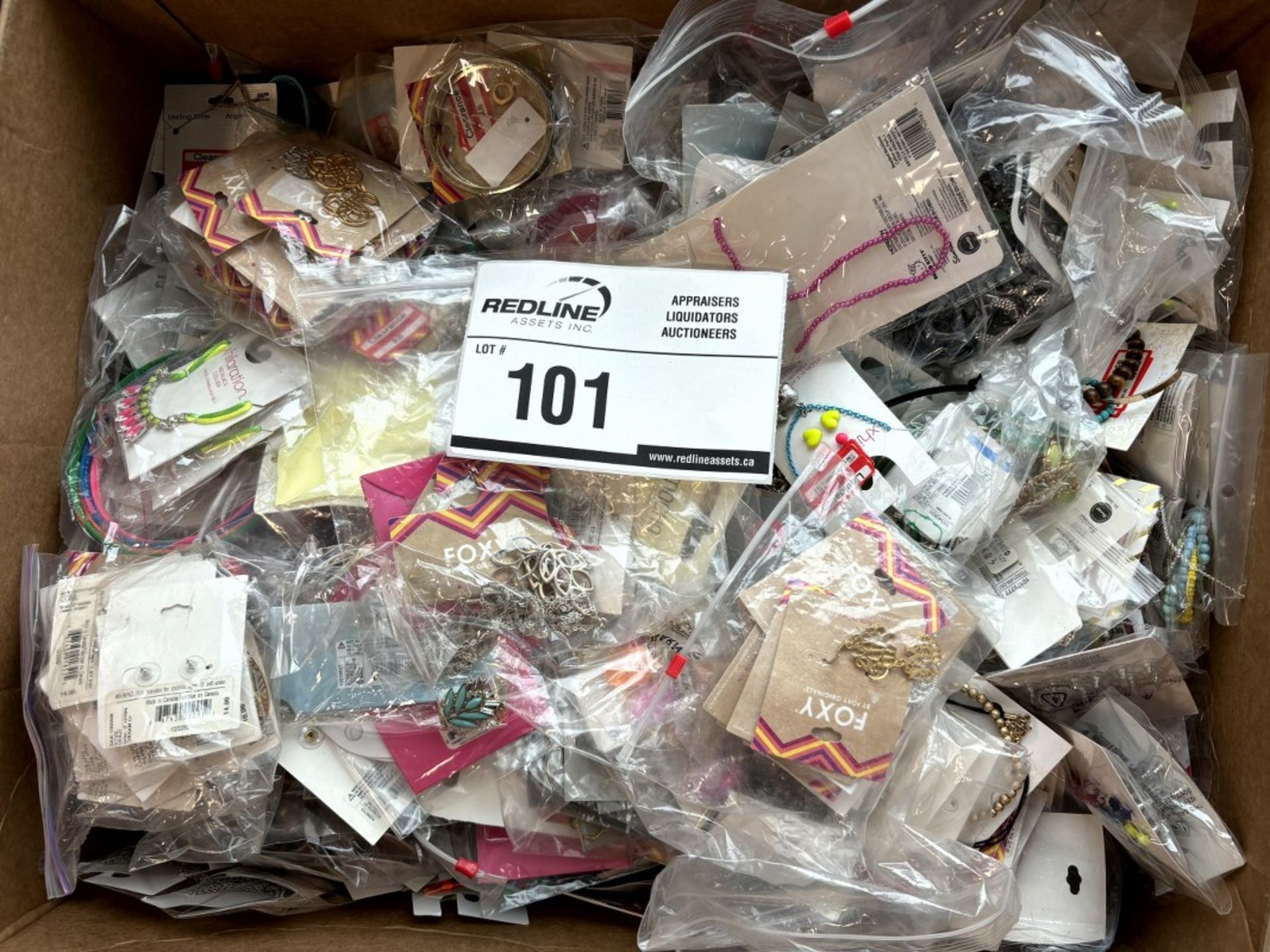 Mixed Lot - Assorted Costume Jewellry & Accessories