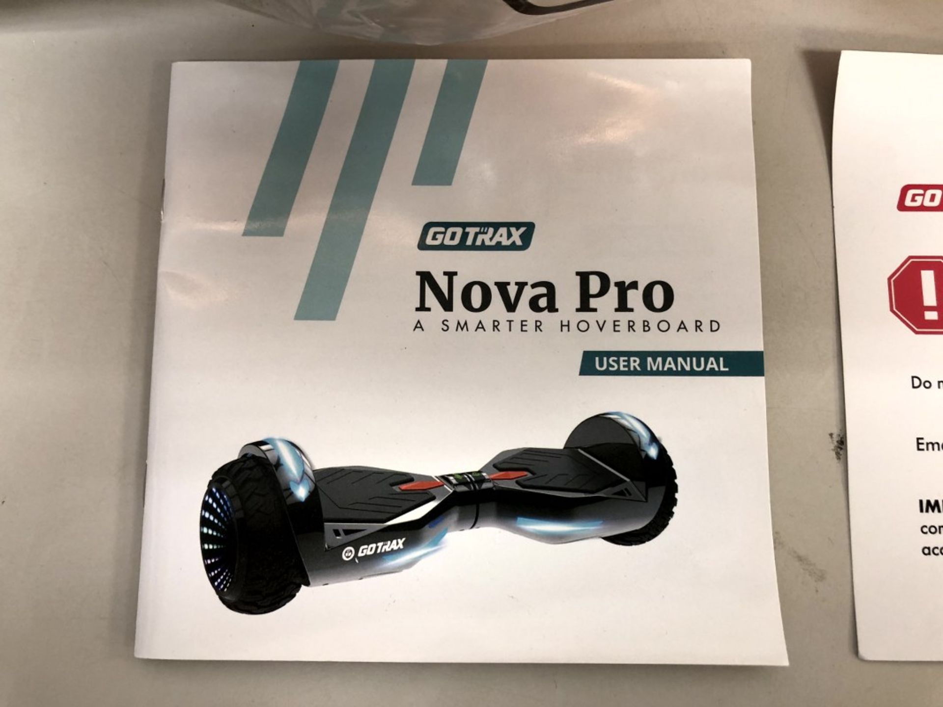 Go Trax - Nova Pro - Smart Hoverboard - Image 2 of 2