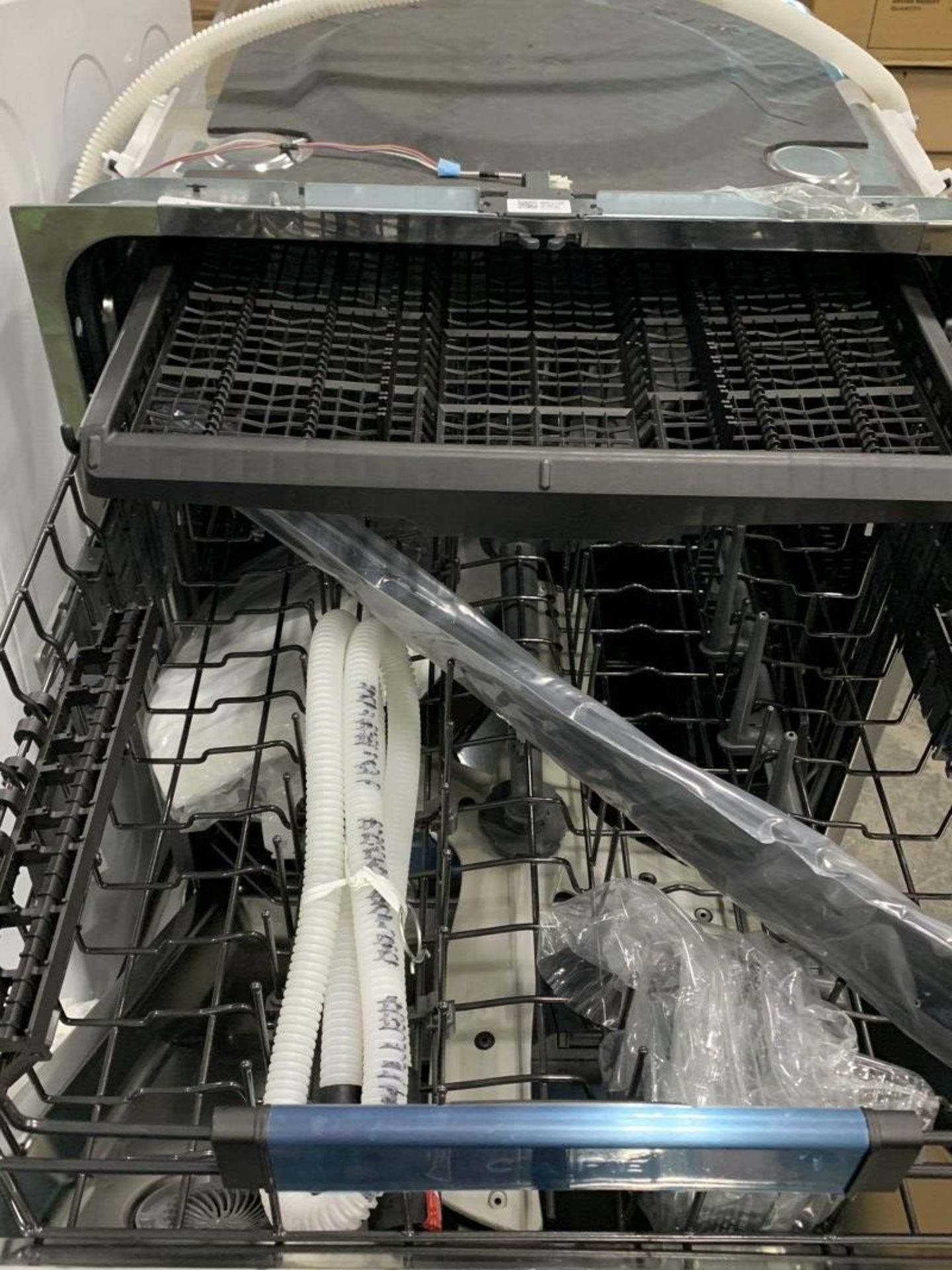 GE - Cafe CDT875P2NS1 Dishwasher, 24 inch - Image 3 of 6