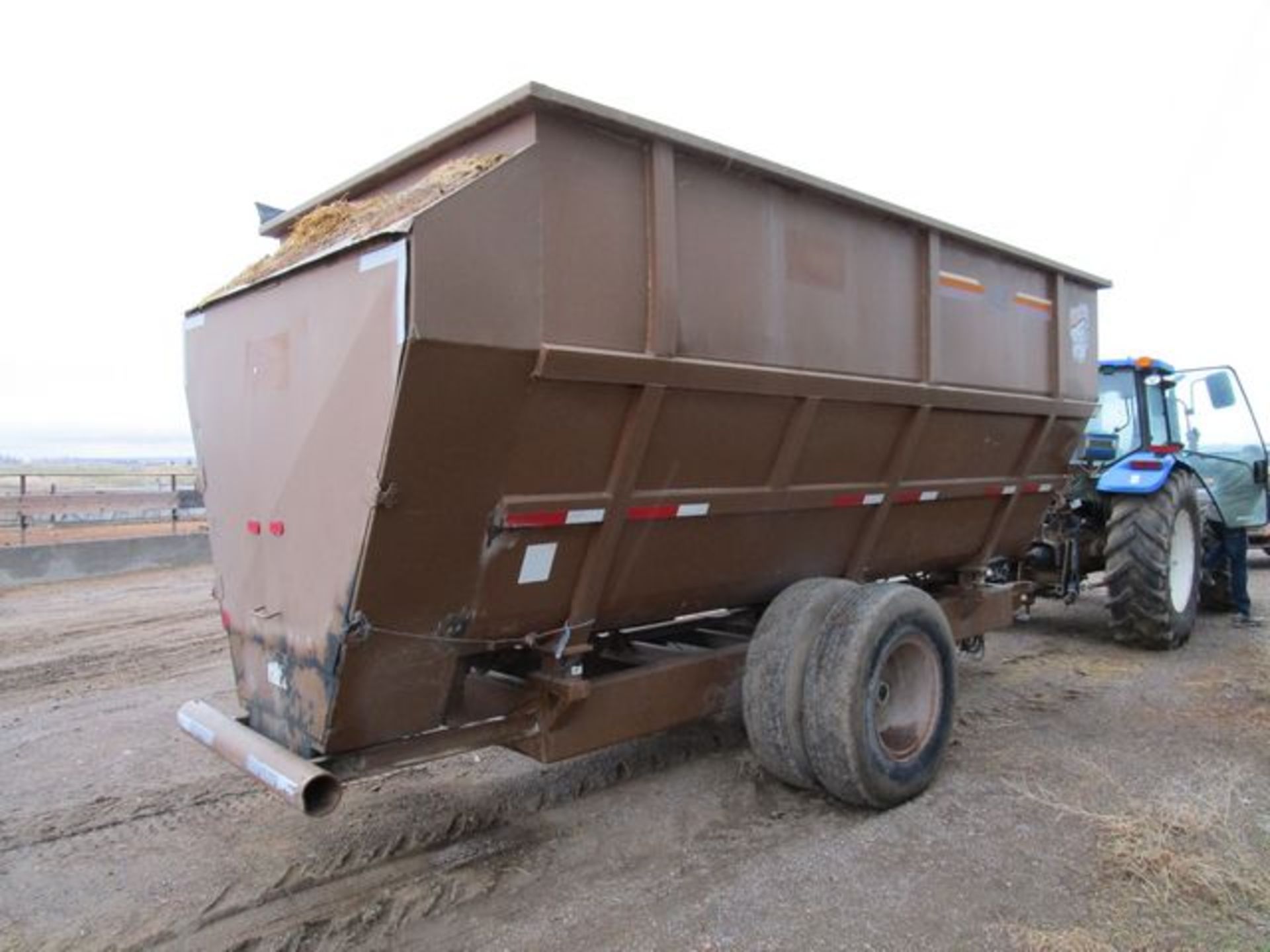 KIRBY FEED WAGON MDL. 605-4 24 16 - Image 5 of 10