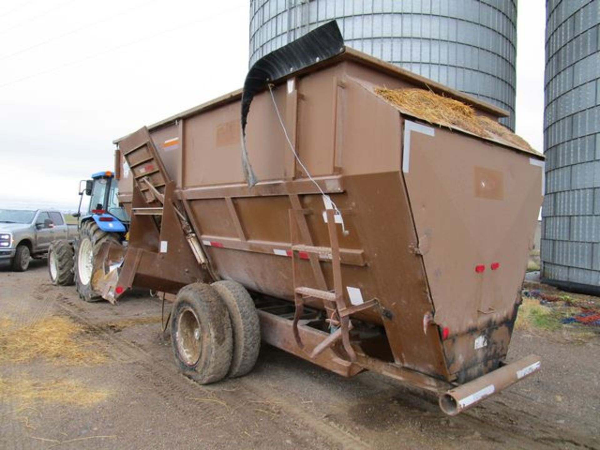 KIRBY FEED WAGON MDL. 605-4 24 16 - Image 3 of 10