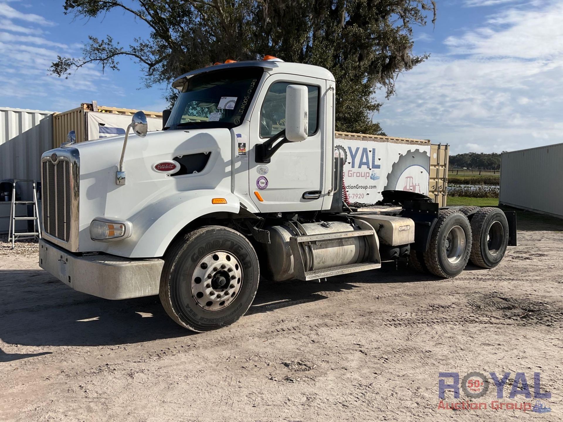 2017 Peterbilt 567 Wet Kit T/A Day Cab Truck Tractor