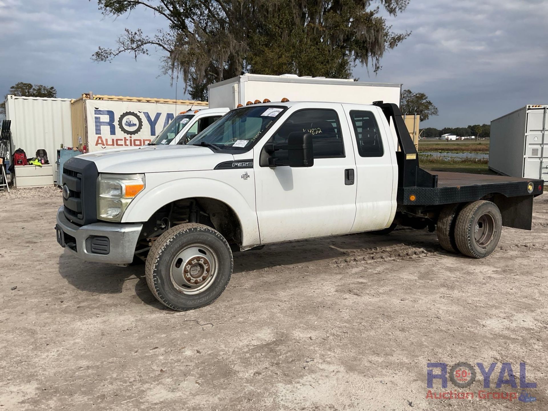 2015 Ford F350 4x4 9ft Flatbed Truck