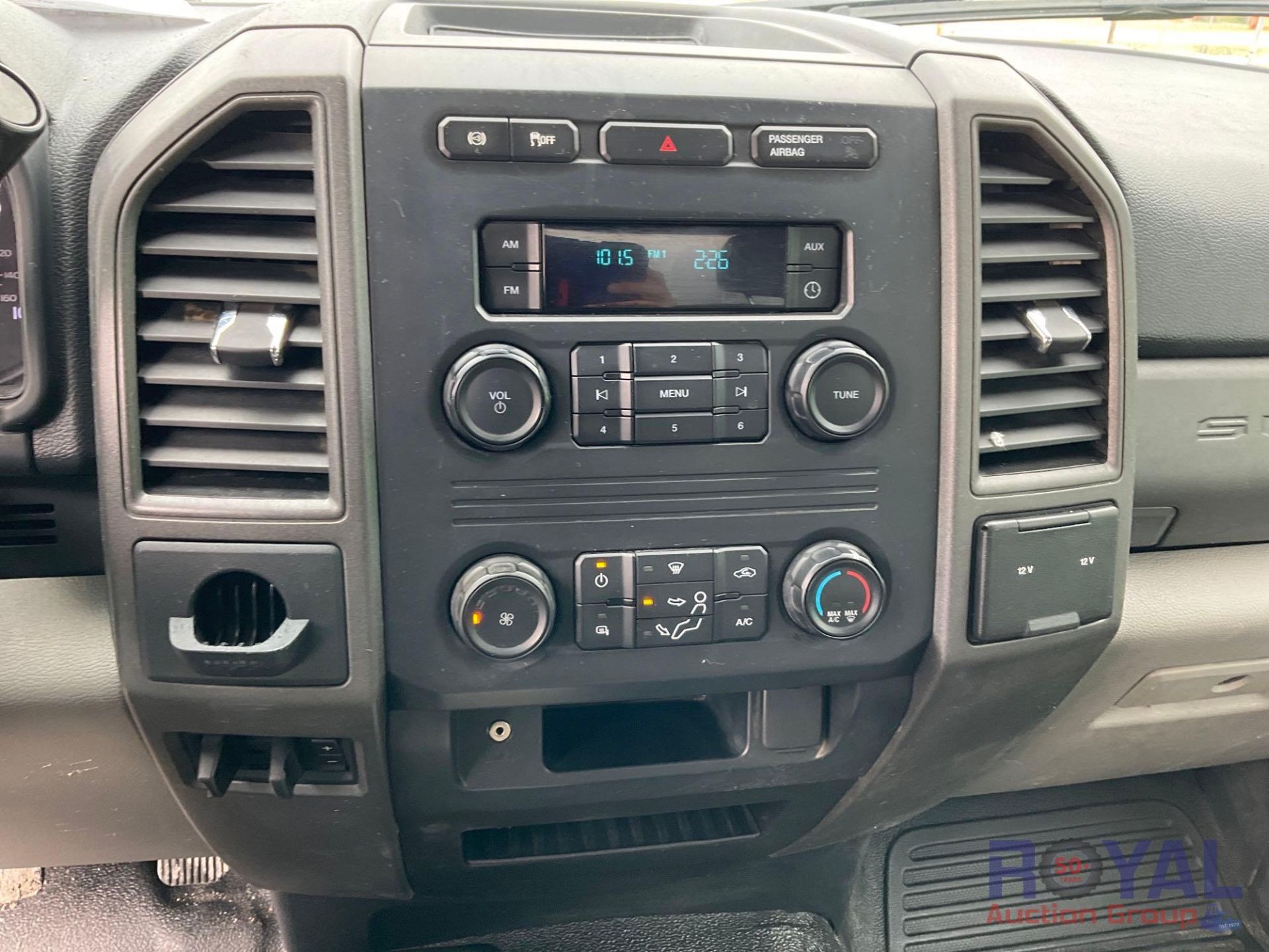 2019 Ford F350 4x4 Service Truck - Image 23 of 30