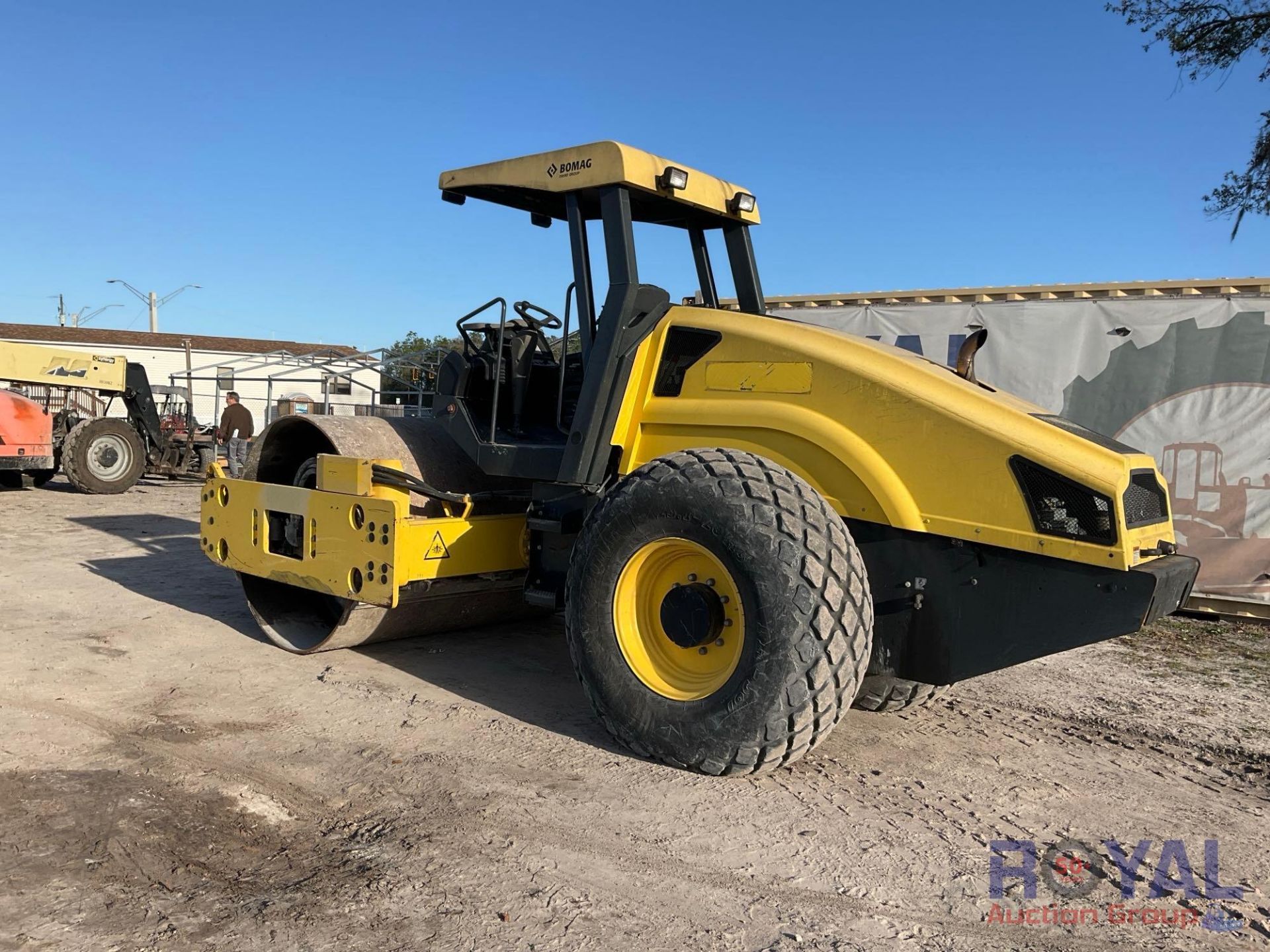 2016 Bomag BW211D-50 Vibratory Single Drum Roller - Image 3 of 24