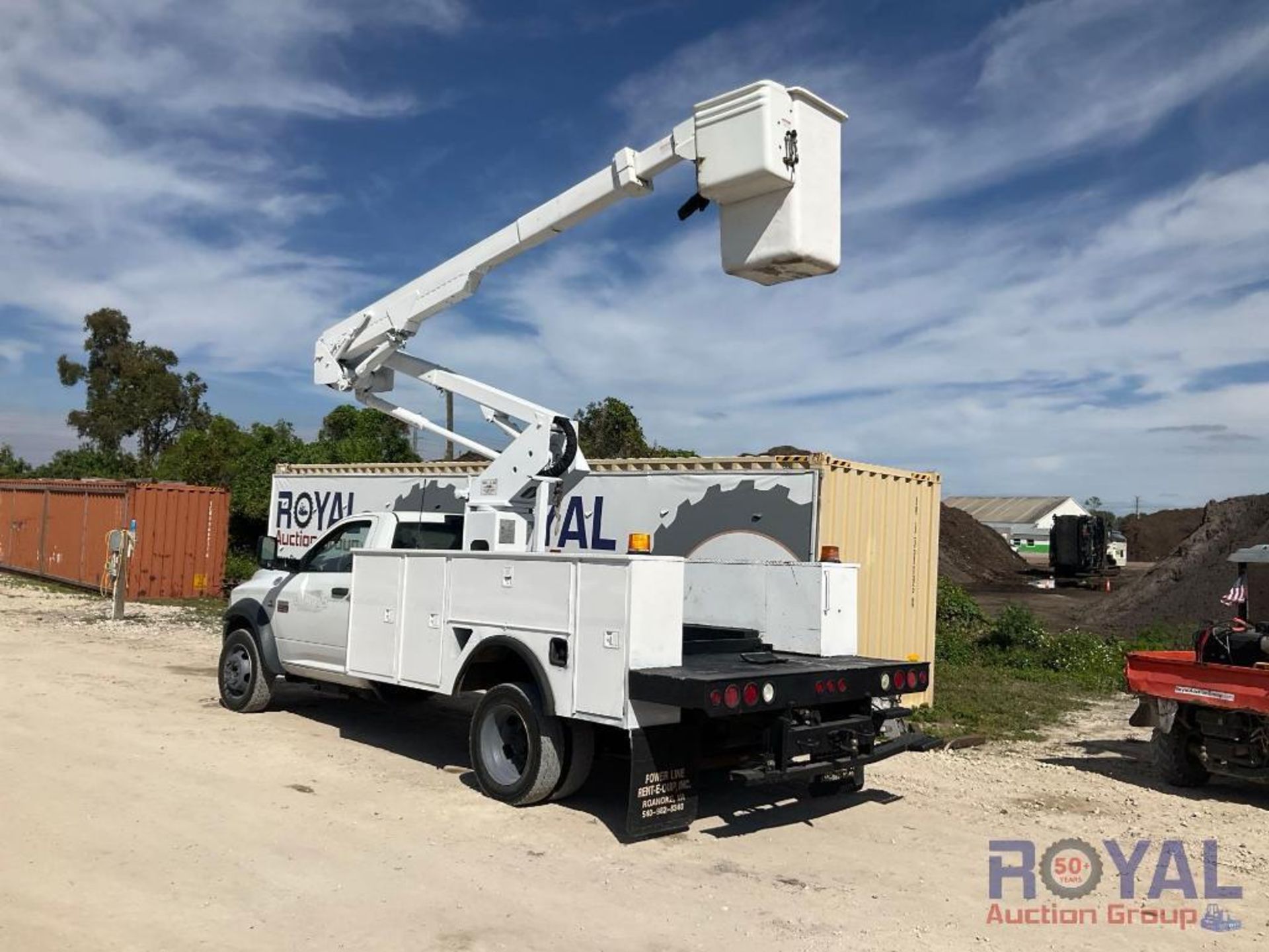 2012 Dodge Ram 5500 4x4 Hi-Ranger TL 38P 38FT Insulated Bucket Truck - Image 4 of 36