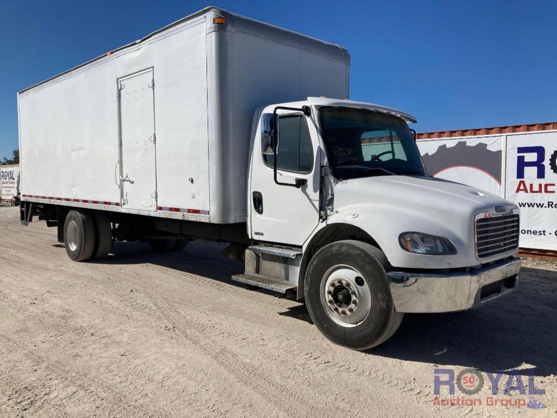 2007 Freightliner M2 106 Medium Duty 26ft Box Truck - Image 2 of 40