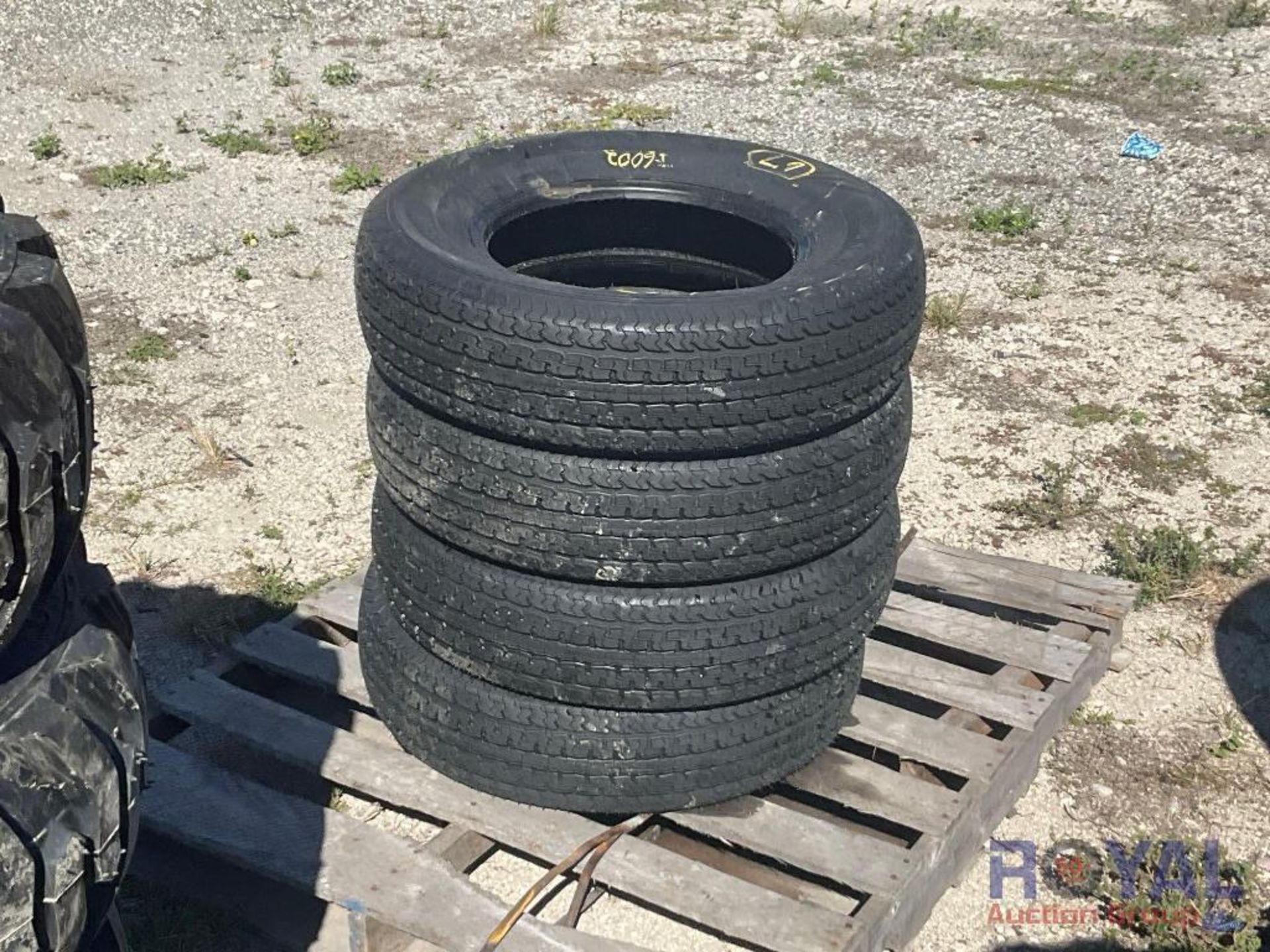 Unused Loadmaxx ST205/75R15 Tires - Bild 3 aus 6