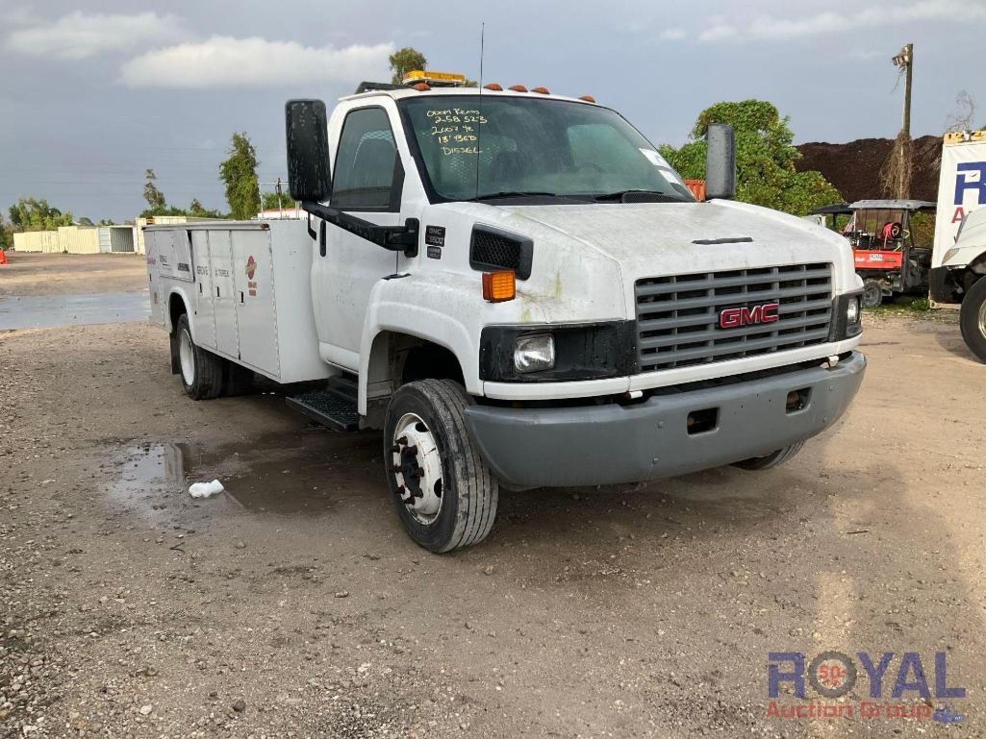 2007 GMC C5500 Service Truck - Image 4 of 25