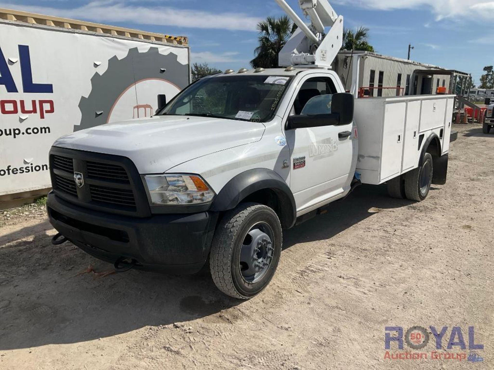 2012 Dodge Ram 5500 4x4 Hi-Ranger TL 38P 38FT Insulated Bucket Truck - Image 7 of 36