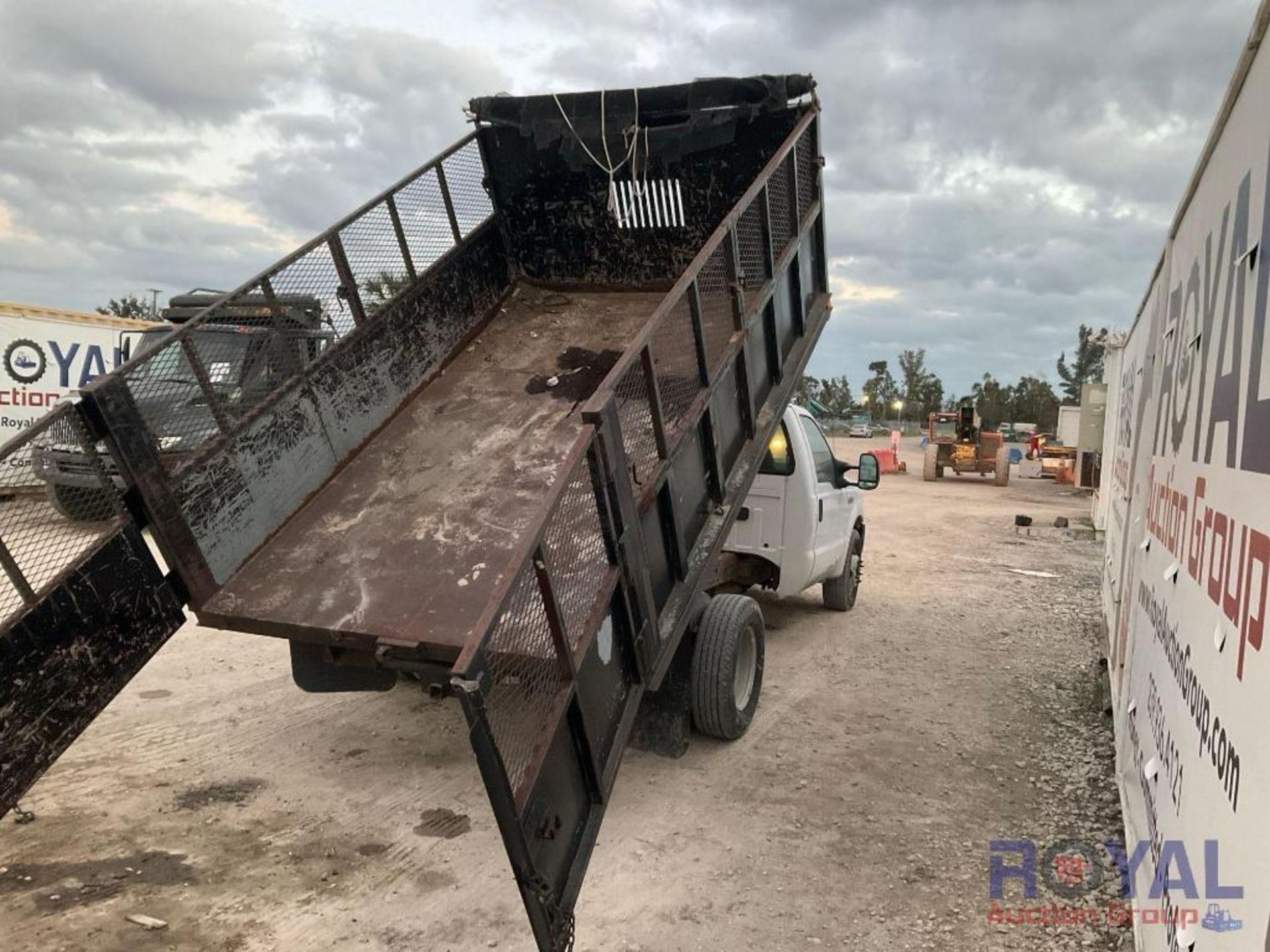 2005 Ford F350 Flatbed Dump Truck - Image 3 of 28