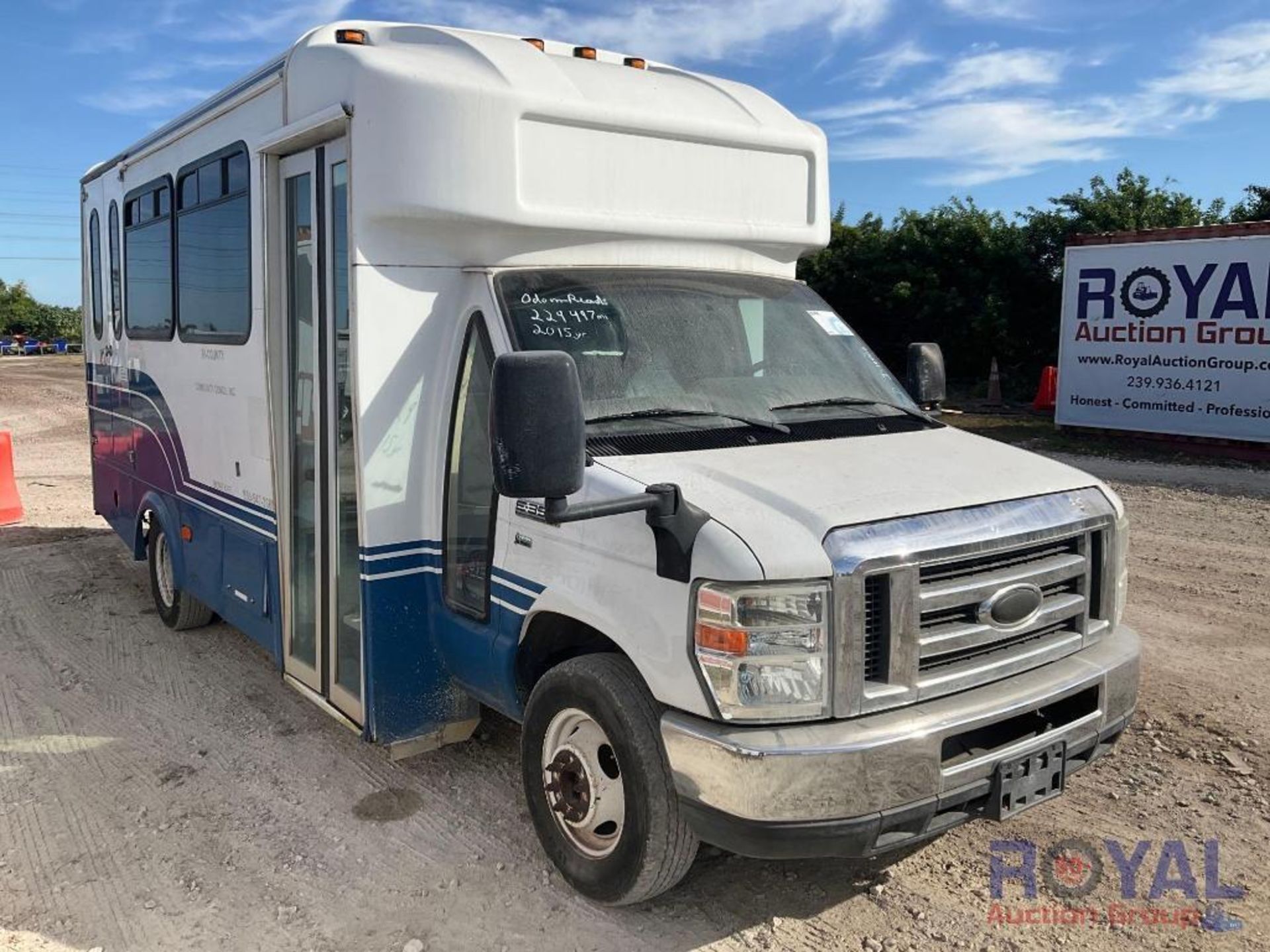 2015 Ford E350 Shuttle Bus - Image 2 of 40