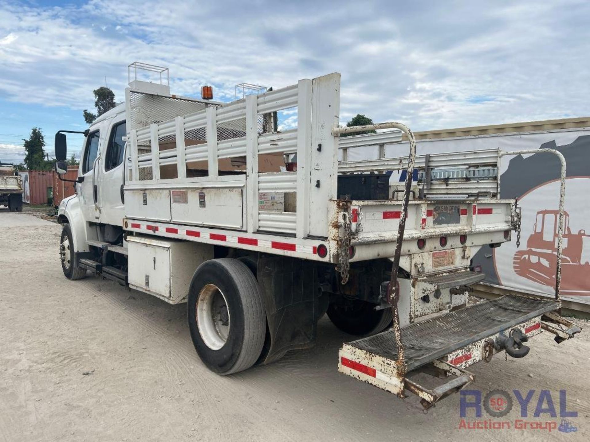 2011 Freightliner M2 106 Heavy Duty Crew Cab Utility Flatbed Truck - Image 4 of 34