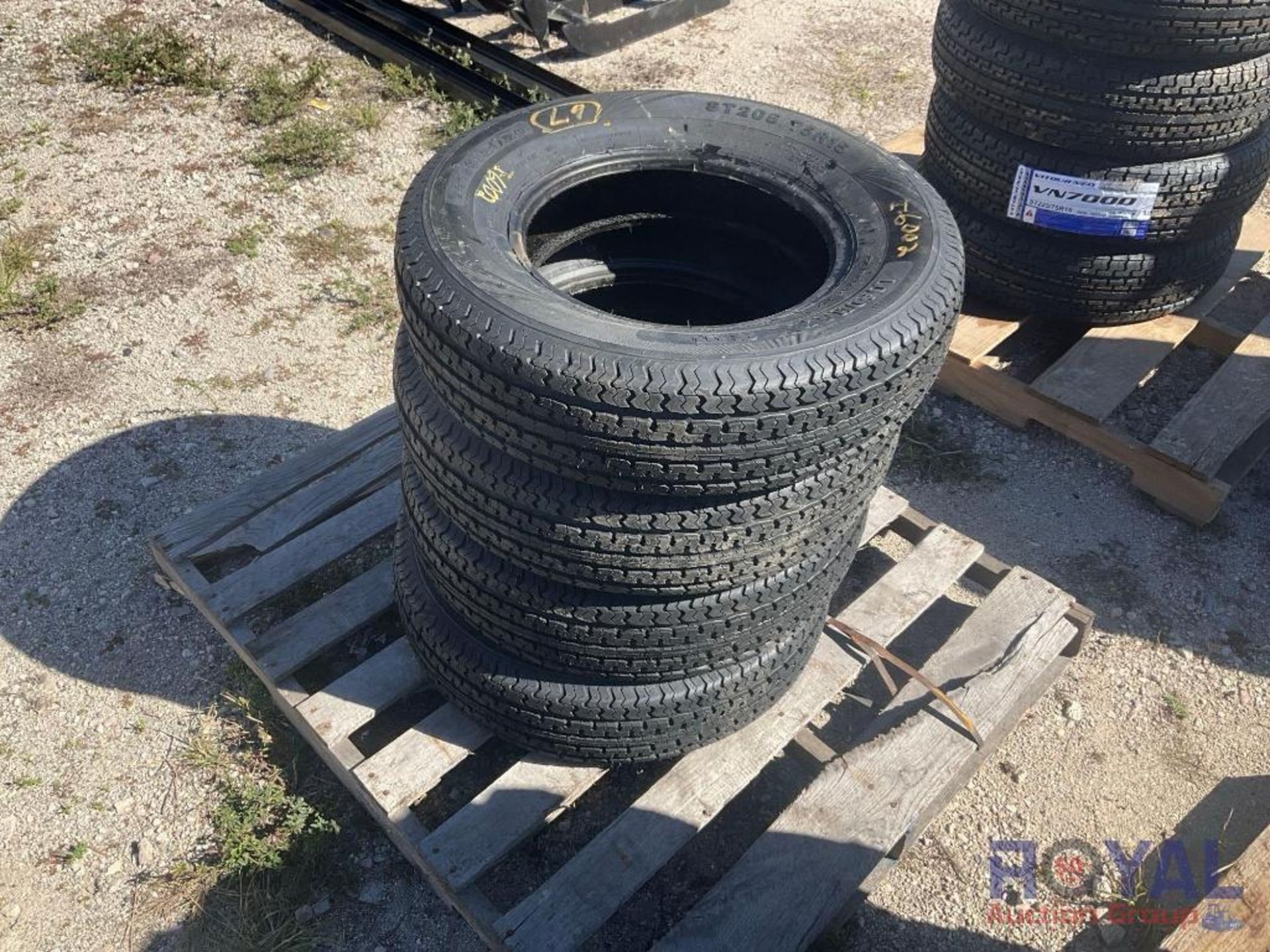 Unused Loadmaxx ST205/75R15 Tires - Bild 2 aus 6