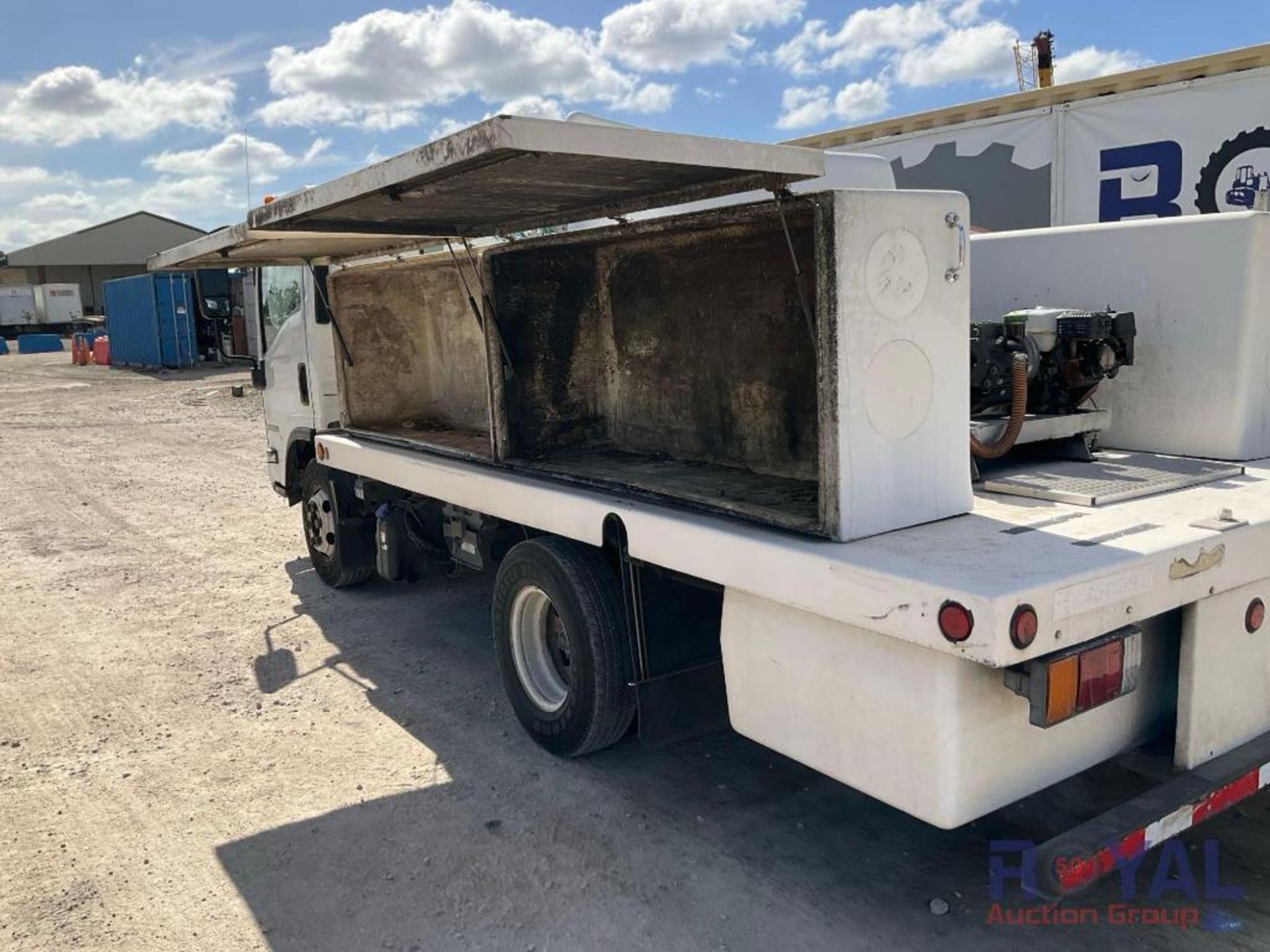 2014 Isuzu NPR-HD Flatbed Spray Truck - Image 27 of 37