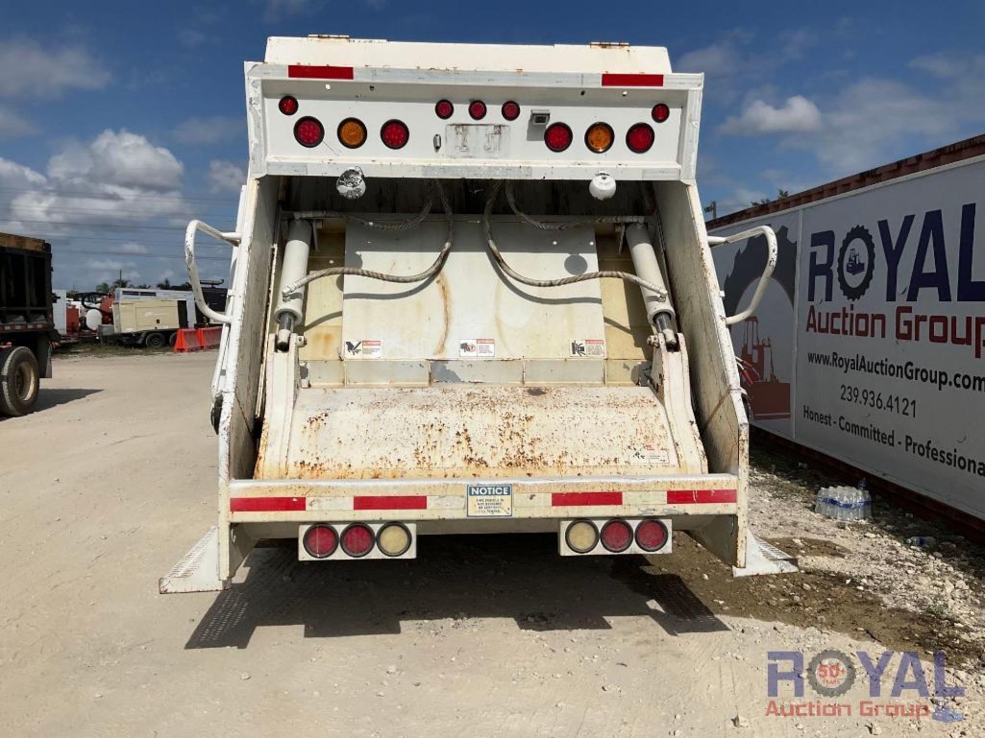 2011 Ford F750 Pak-Mor Rear Loader Garbage Truck - Image 34 of 46