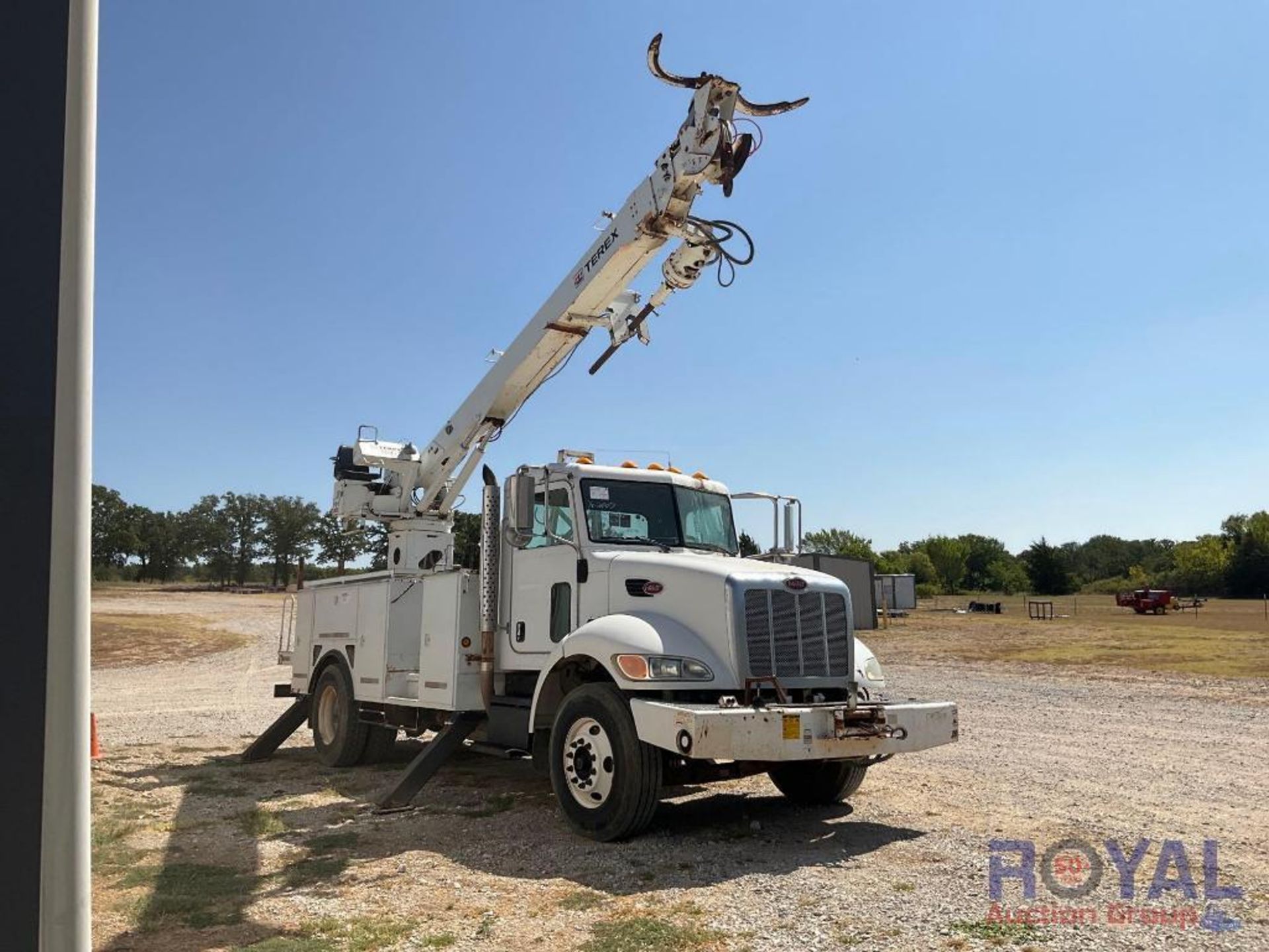 2007 Peterbilt 335 Terex Commander C4047 Digger Derrick Truck - Image 2 of 55