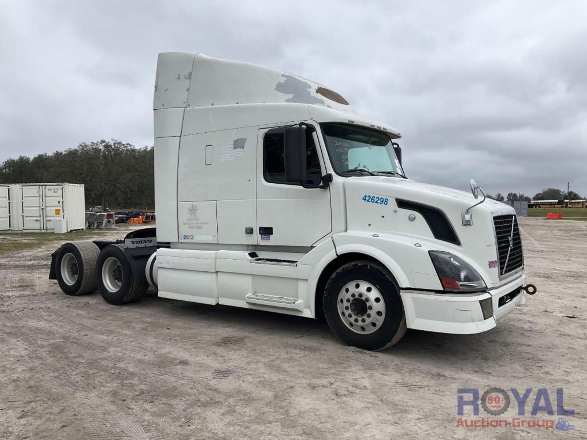 2010 Volvo VNL T/A Sleeper Truck Tractor - Image 2 of 32