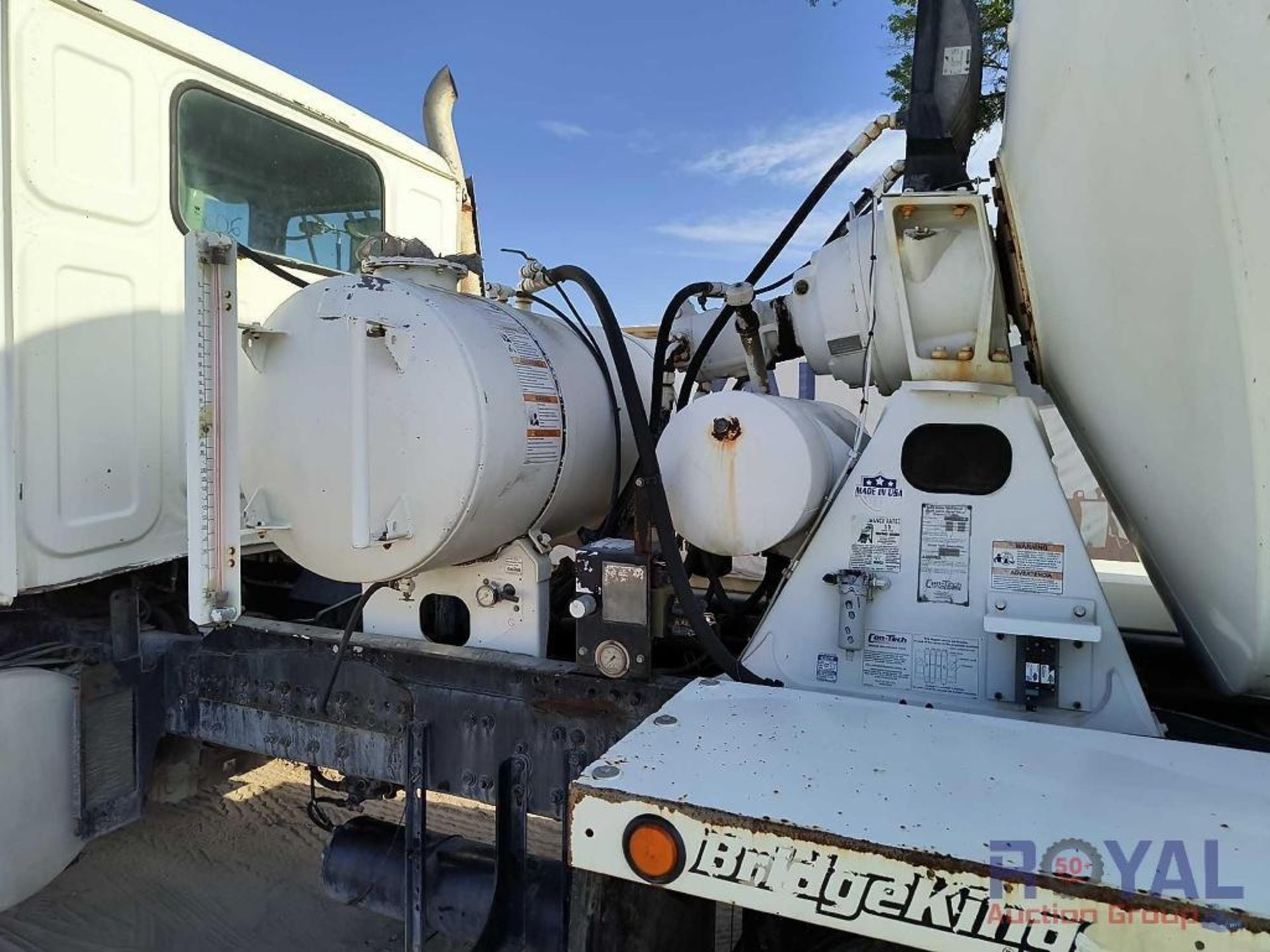 2020 Western Star 4700 Con-Tech Bridgeking 11 CuYdTri axle Cement Mixer - Image 15 of 41