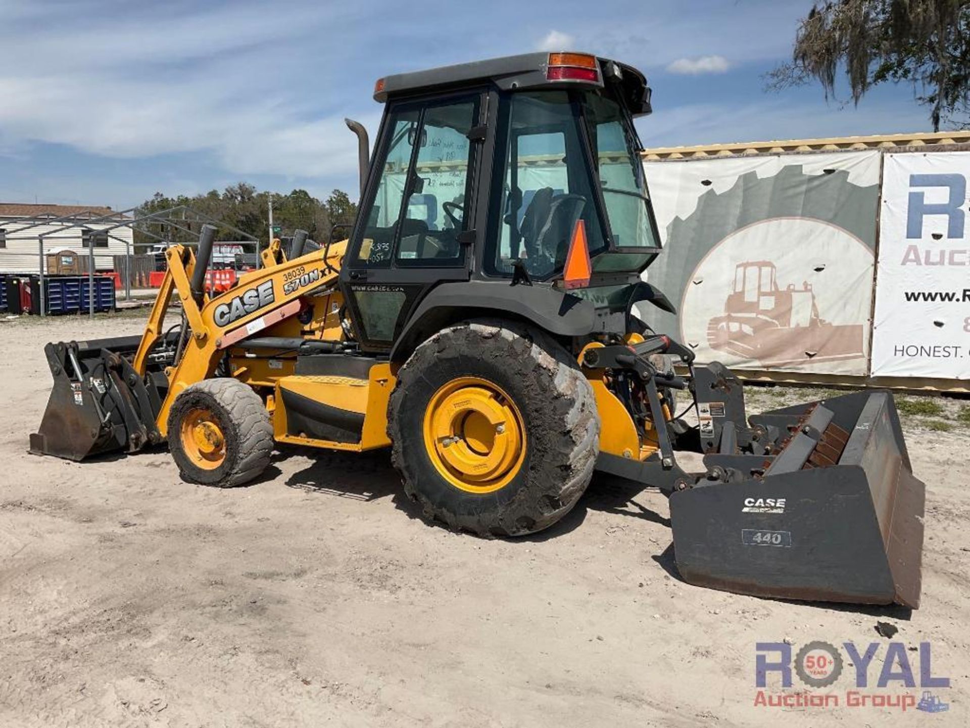 2013 Case 570N XT 4X4 Landscape Tractor Skip Loader Box Blade - Image 4 of 28