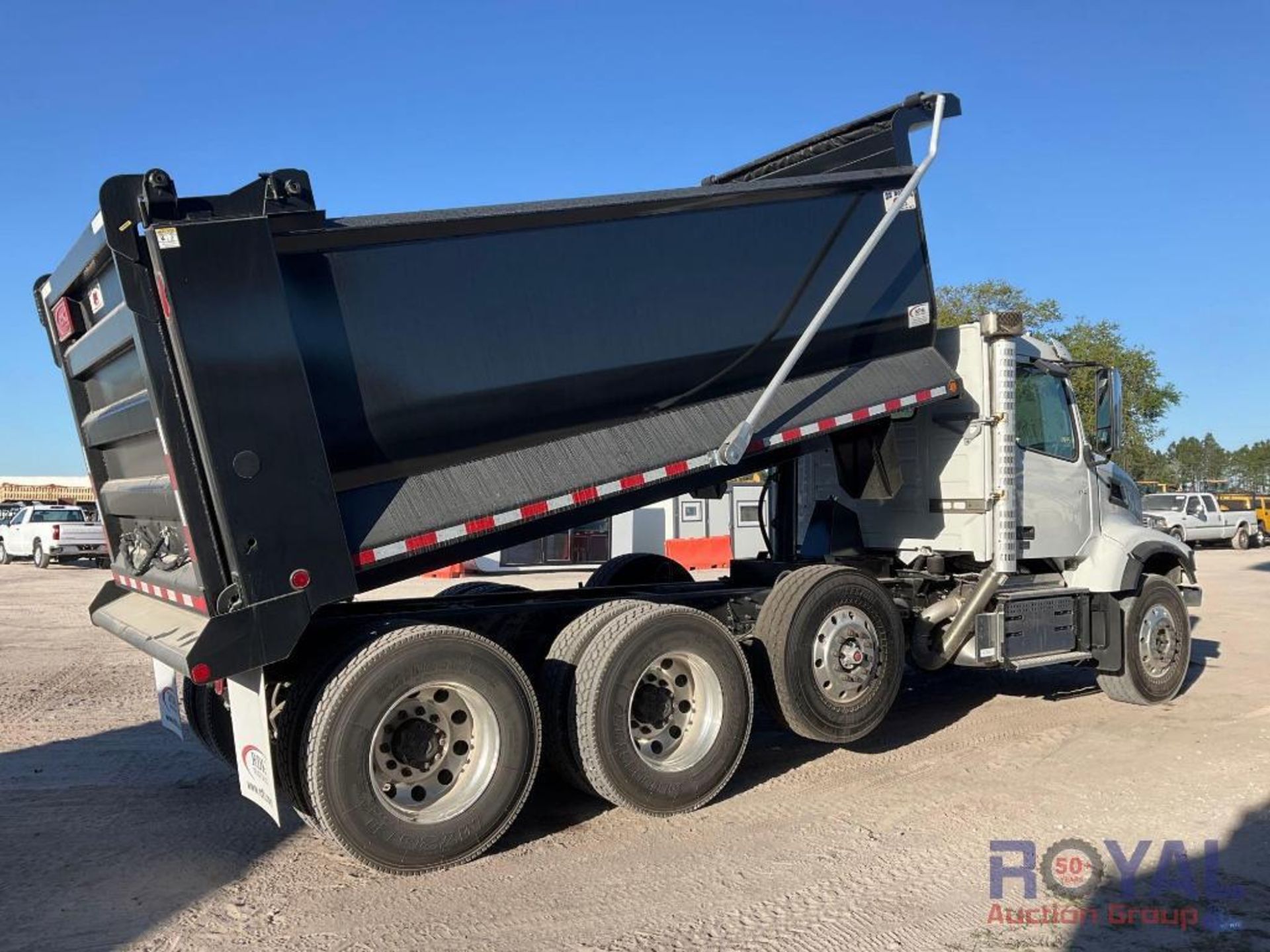 2023 Volvo VHD Tri-Axle 21Yd Dump Truck - Image 3 of 32