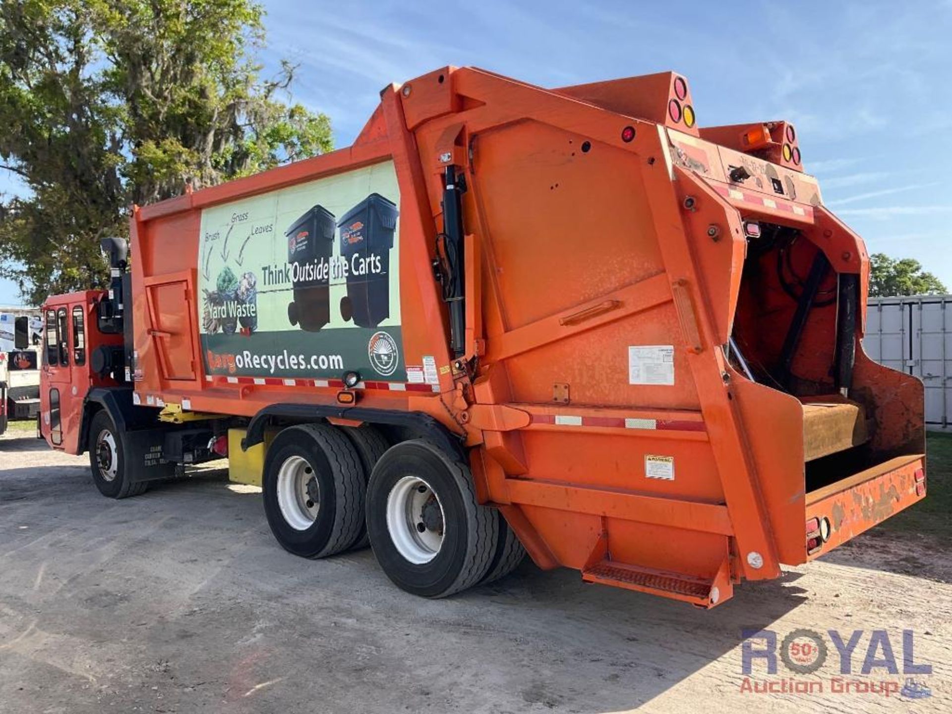 2014 CCC Low Entry Garbage Truck - Image 4 of 33