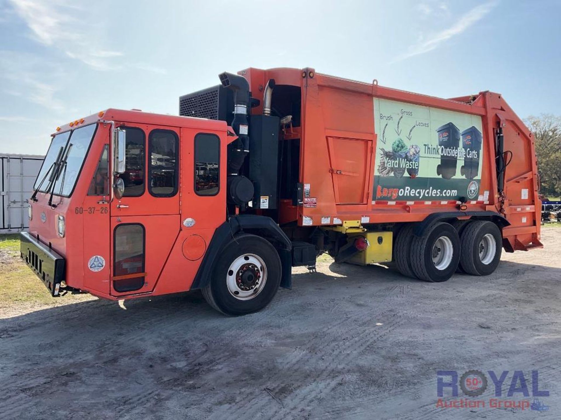 2014 CCC Low Entry Garbage Truck