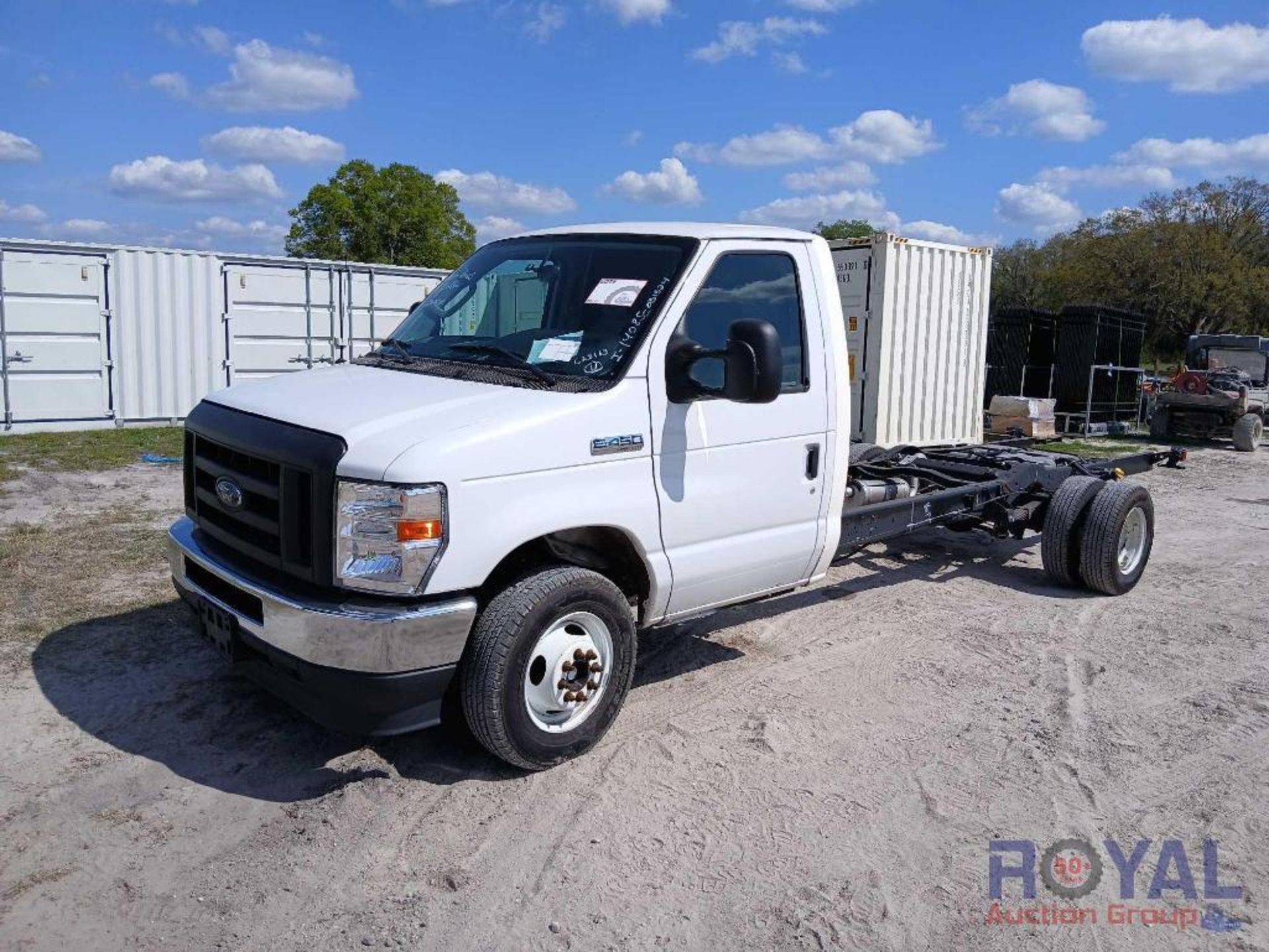 2022 Ford E-450 16FT Cab and Chassis Truck