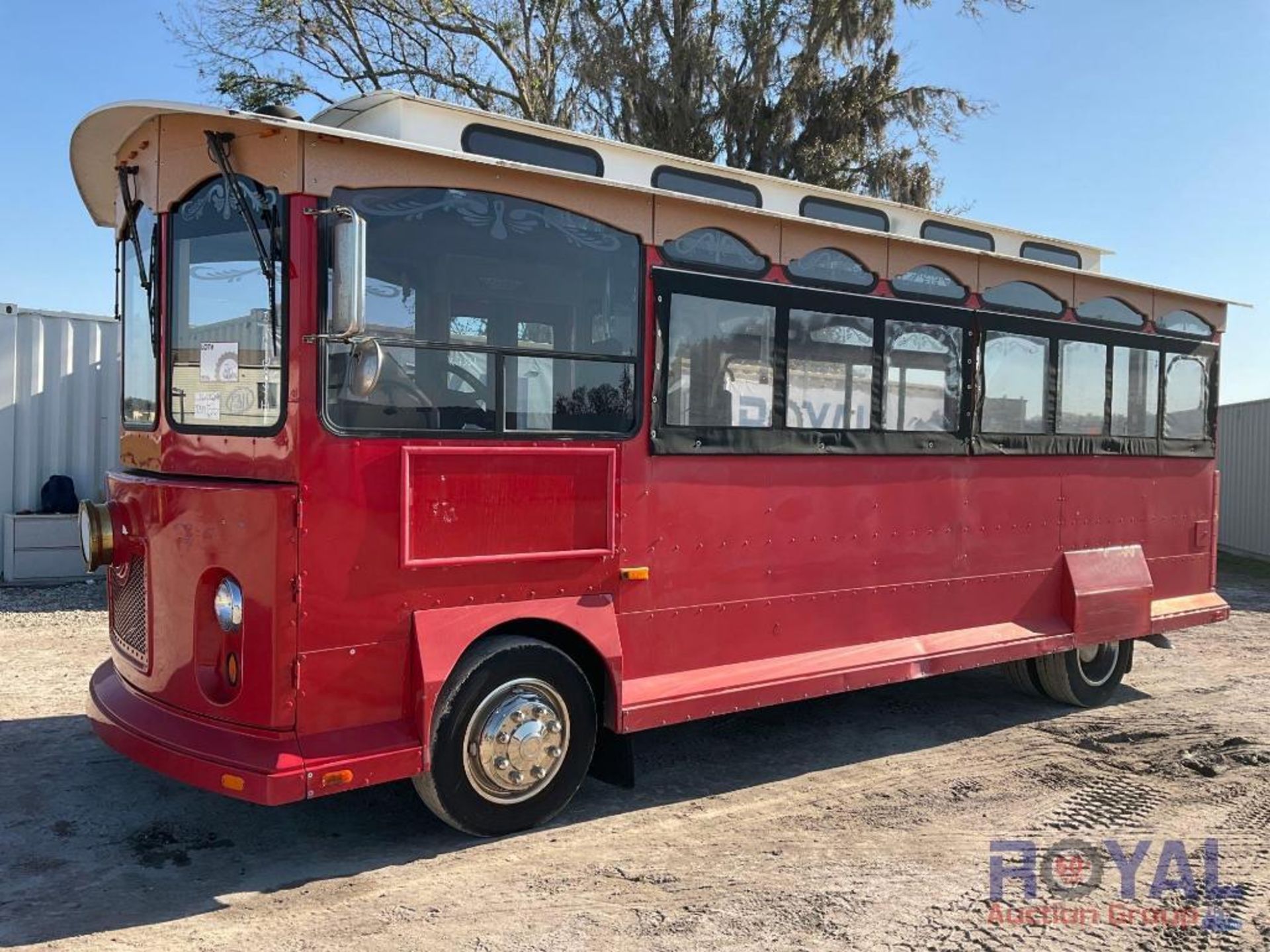 2005 Workhorse W22 Handicap Trolley Truck