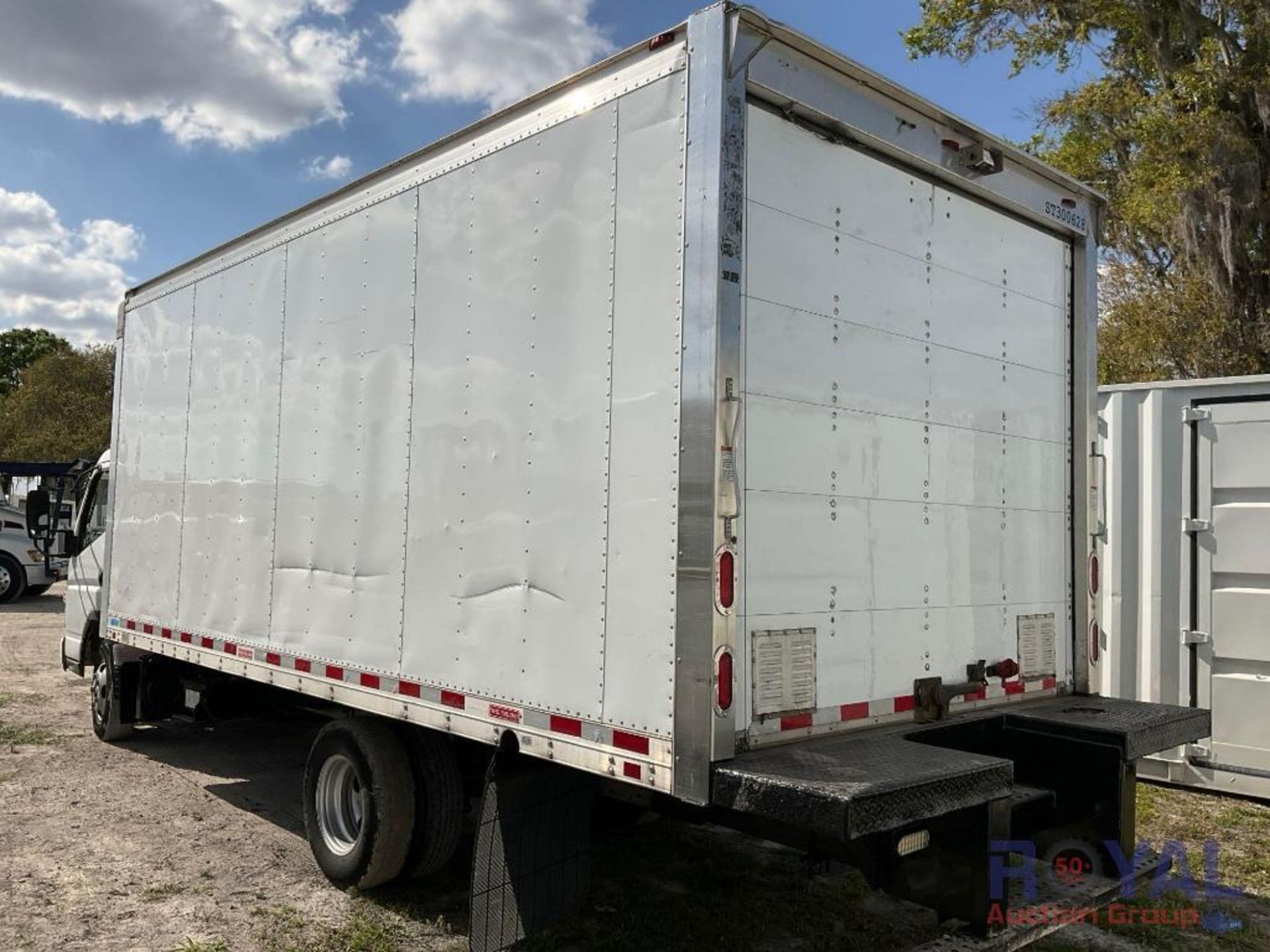 2008 Mitsubishi Fuso FE83D 18FT Box Truck - Image 4 of 26