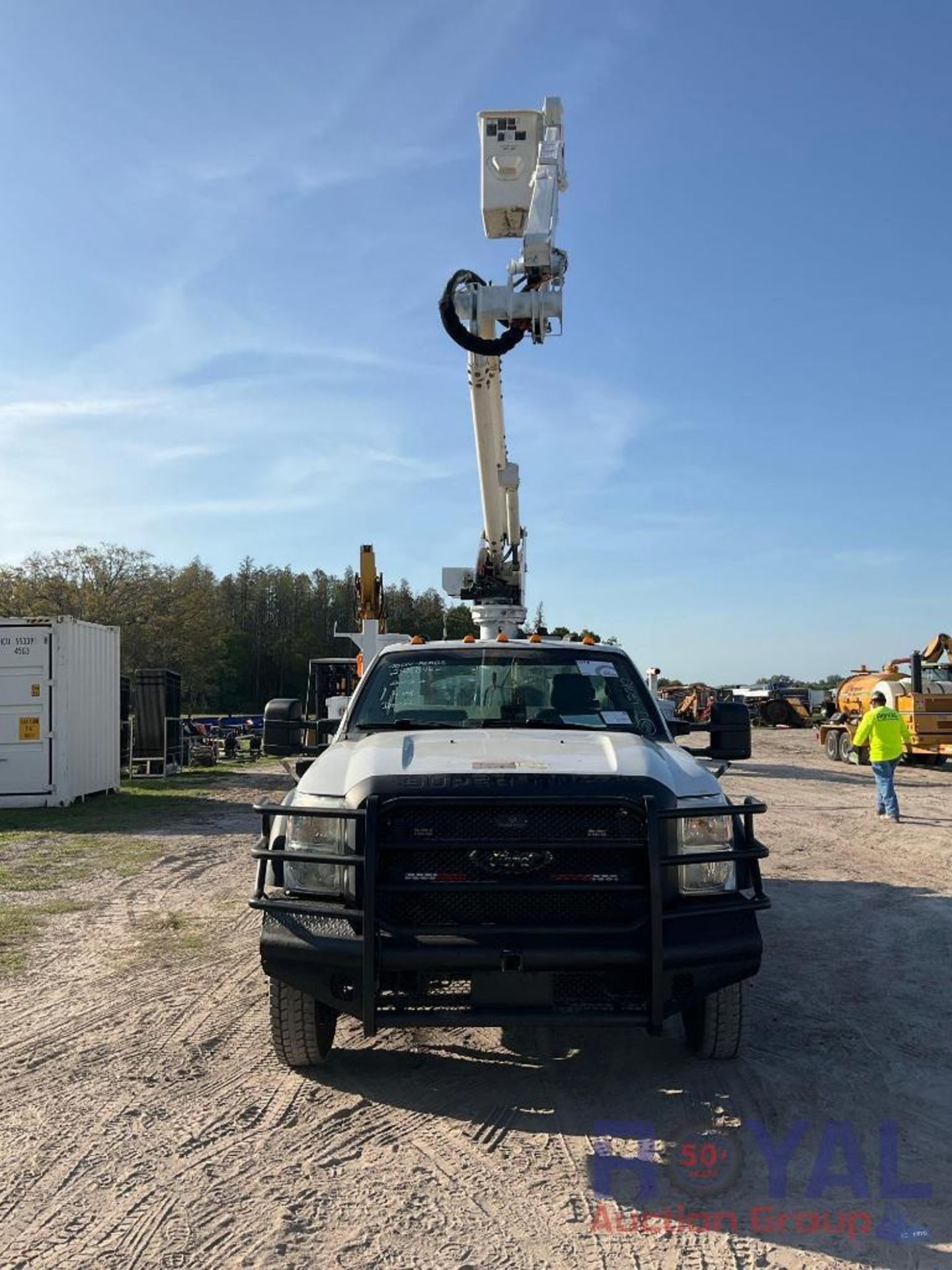 2012 Ford F550 4x4 Bucket Truck - Image 11 of 32