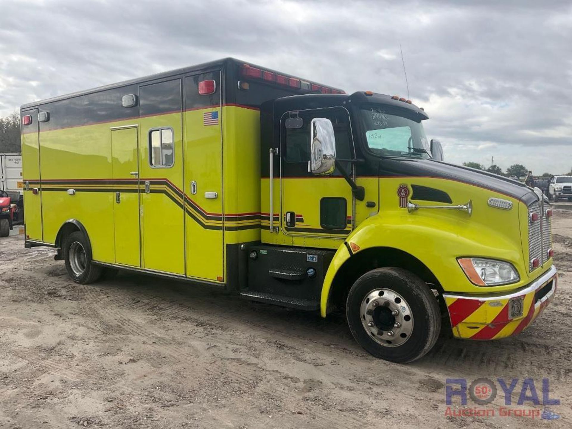 2015 Kenworth T270 Ambulance Truck - Image 2 of 35