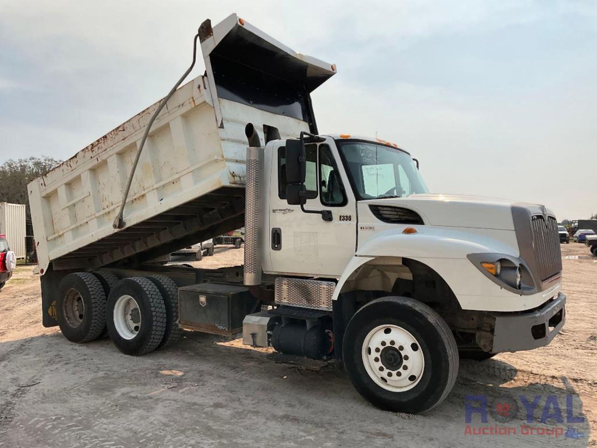 2013 International Work Star 7600 Dump Truck - Image 2 of 28