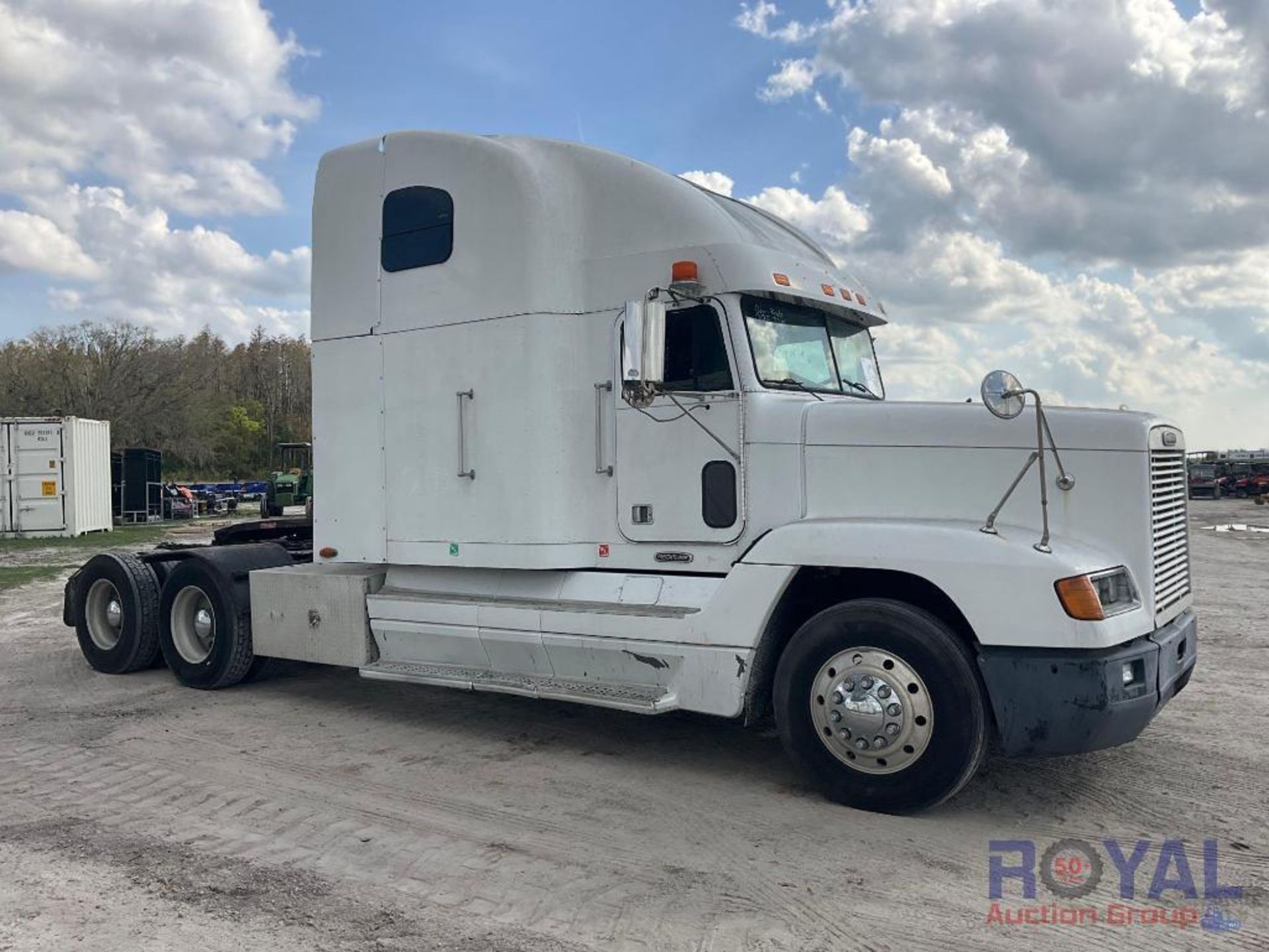 2000 Freightliner FLD120 T/A Sleeper Truck Tractor - Image 2 of 36