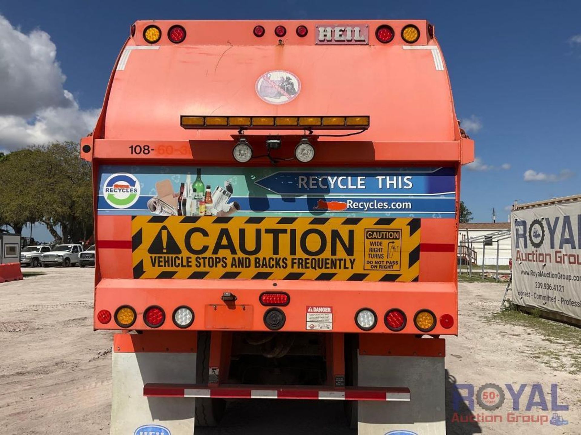 2015 AutoCar Expeditor Heil 612-3691 28Yd Side Loader Garbage Truck - Image 17 of 30