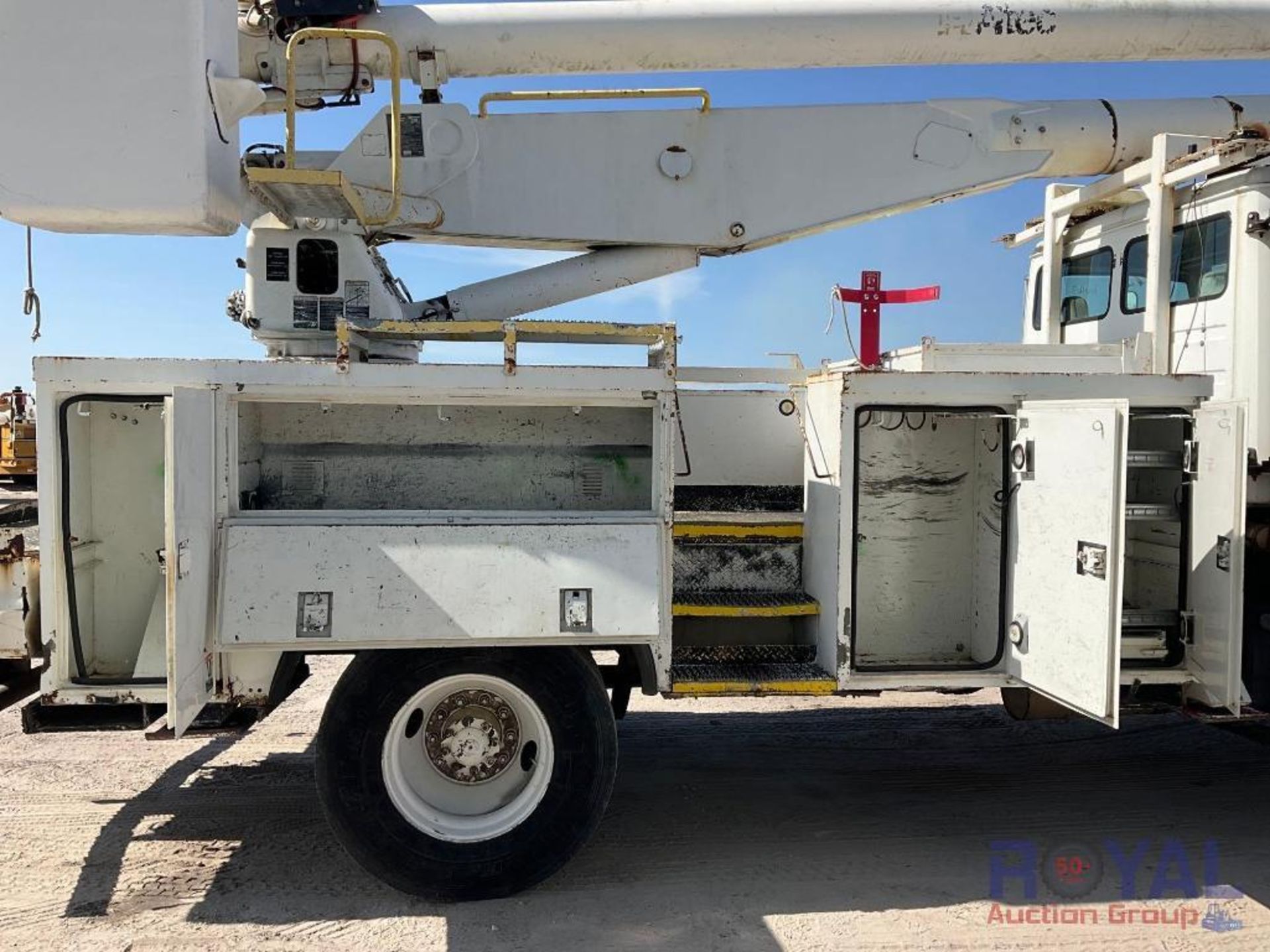 2002 Freightliner FL80 Altec AA755I Bucket Truck - Image 17 of 31