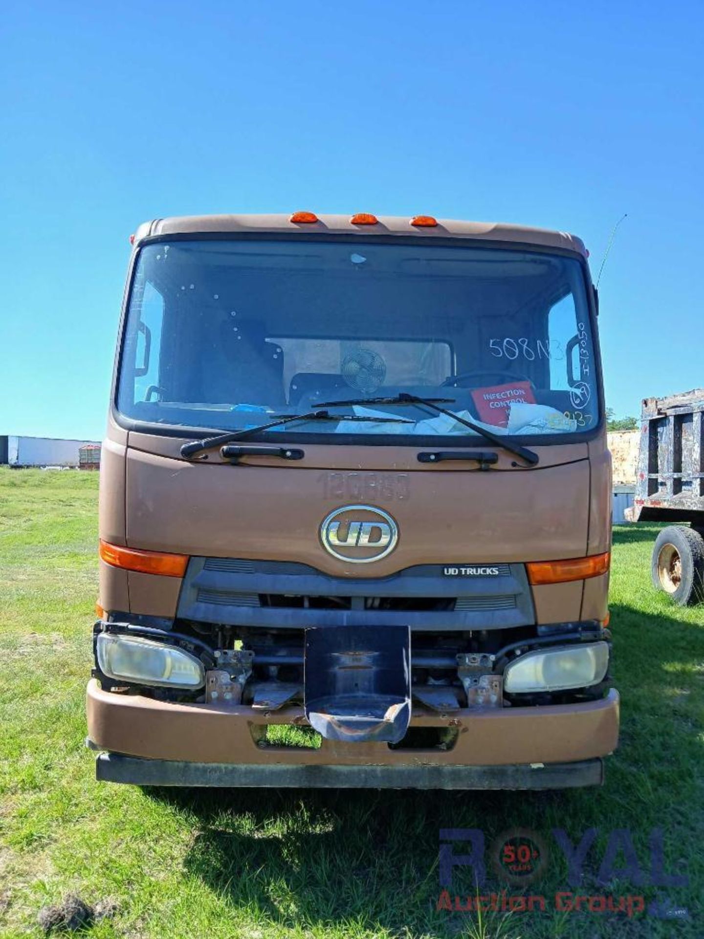 2012 UD3300 Truck Garbage Truck - Image 16 of 16