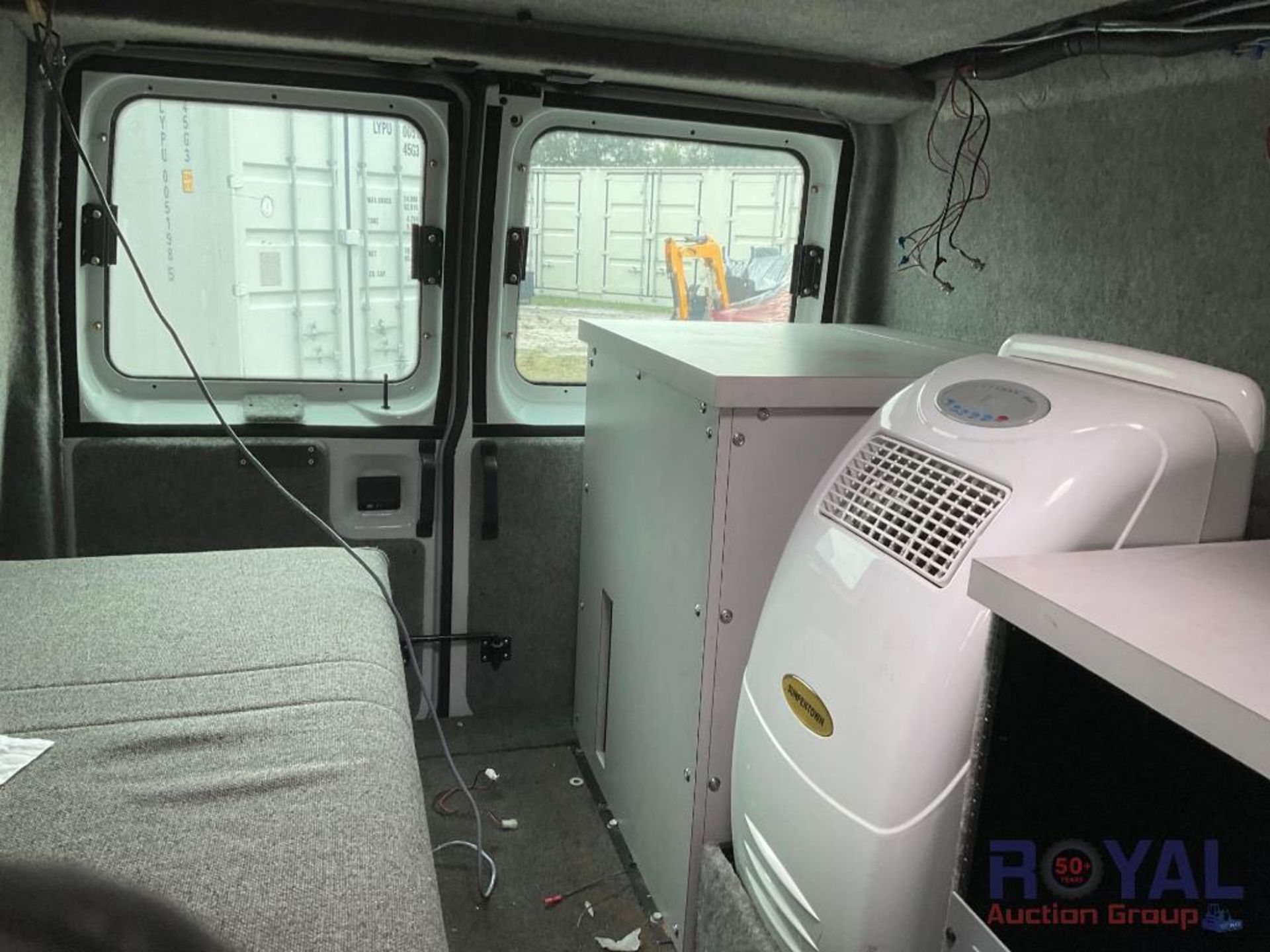 2002 Ford E350 Econoline Cargo Van - Image 31 of 34