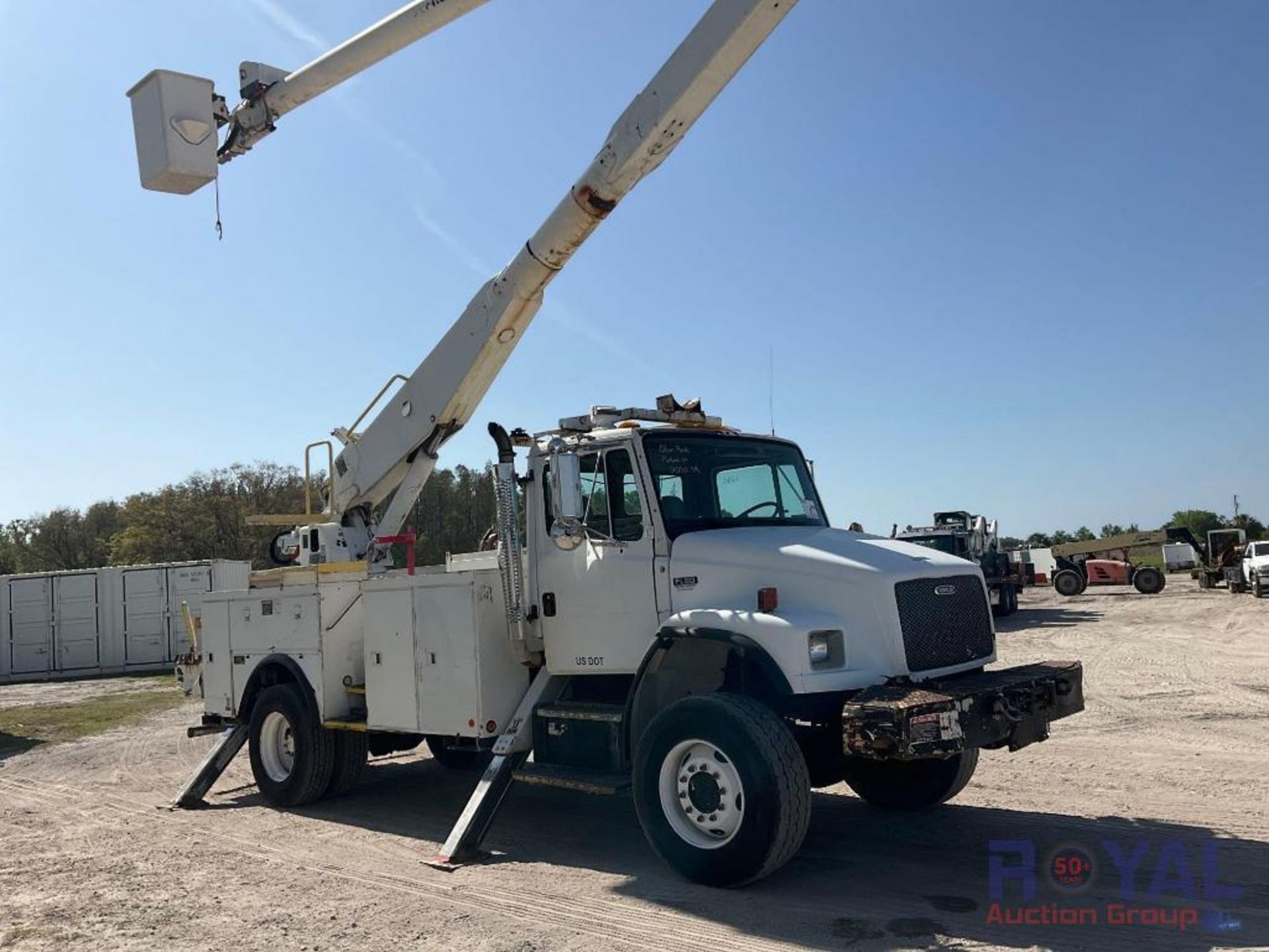 2002 Freightliner FL80 Altec AA755I Bucket Truck - Image 2 of 31