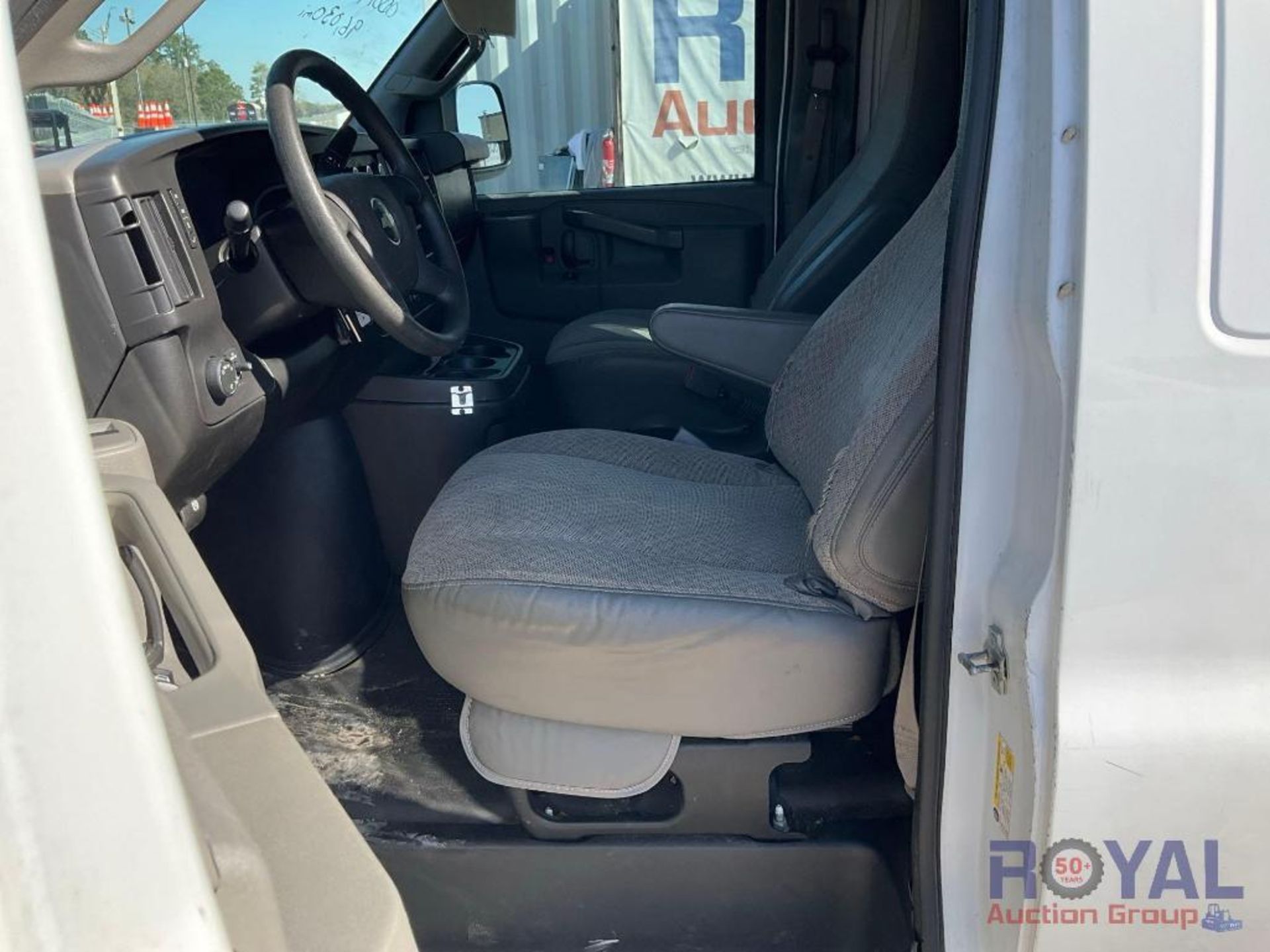 2018 Chevrolet Express Cargo Van - Image 22 of 25