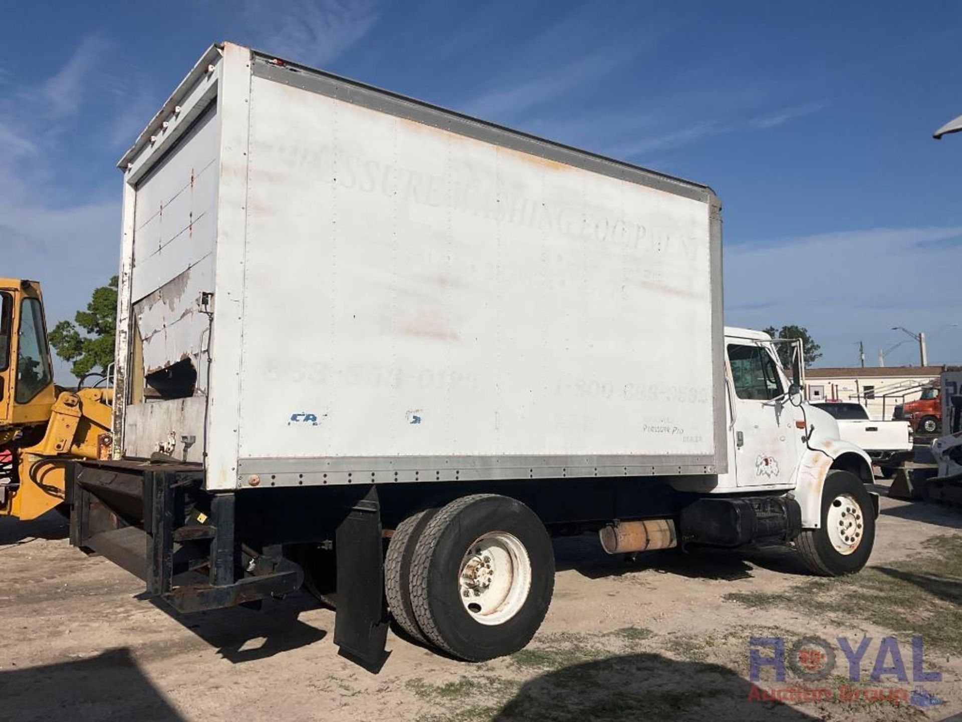 1992 International 4700 14ft Box Truck - Image 3 of 27