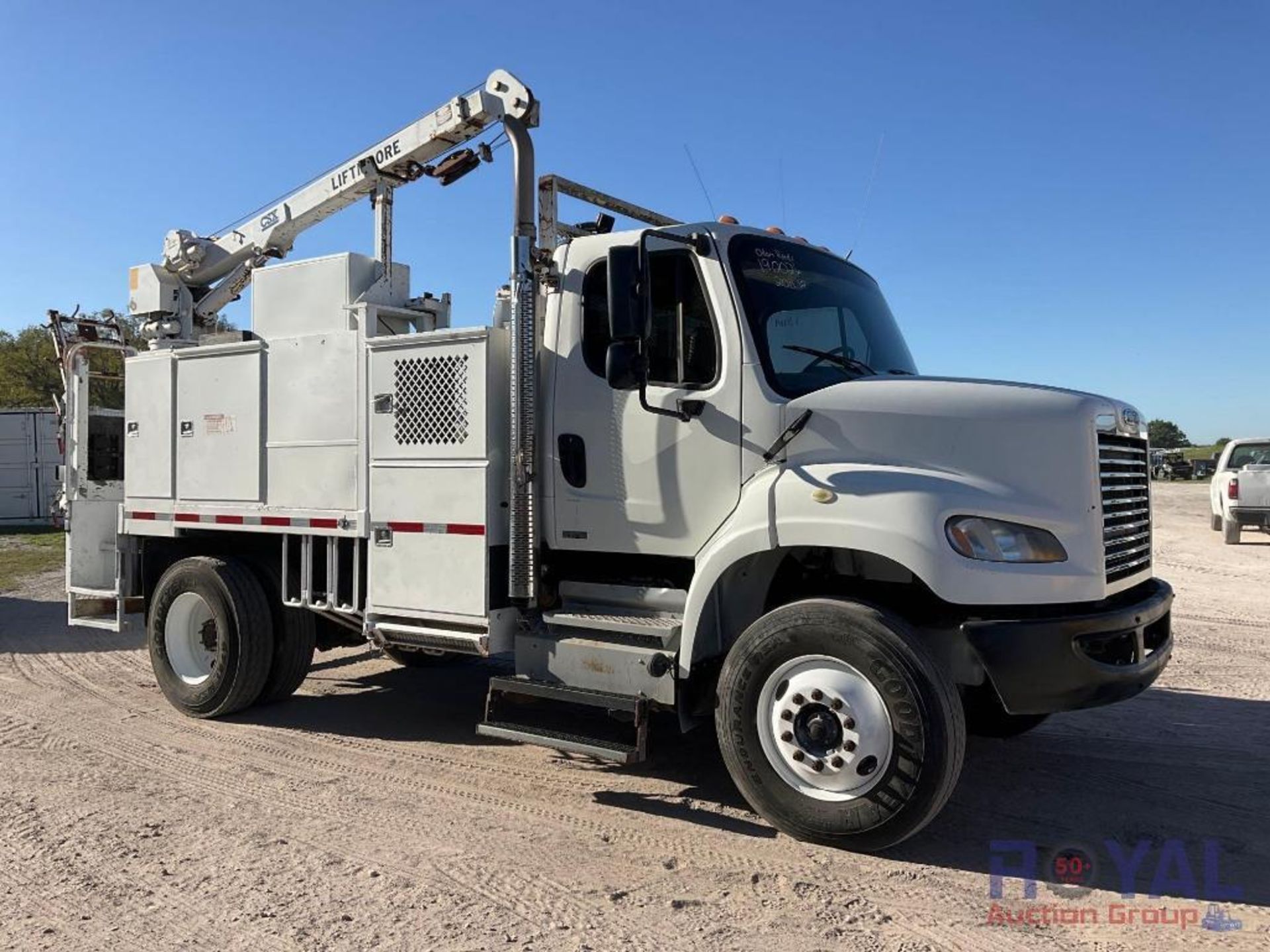 2011 Frieghtliner M2 106 Liftmoore 2550 5,000LB Crane Service Truck - Image 2 of 33