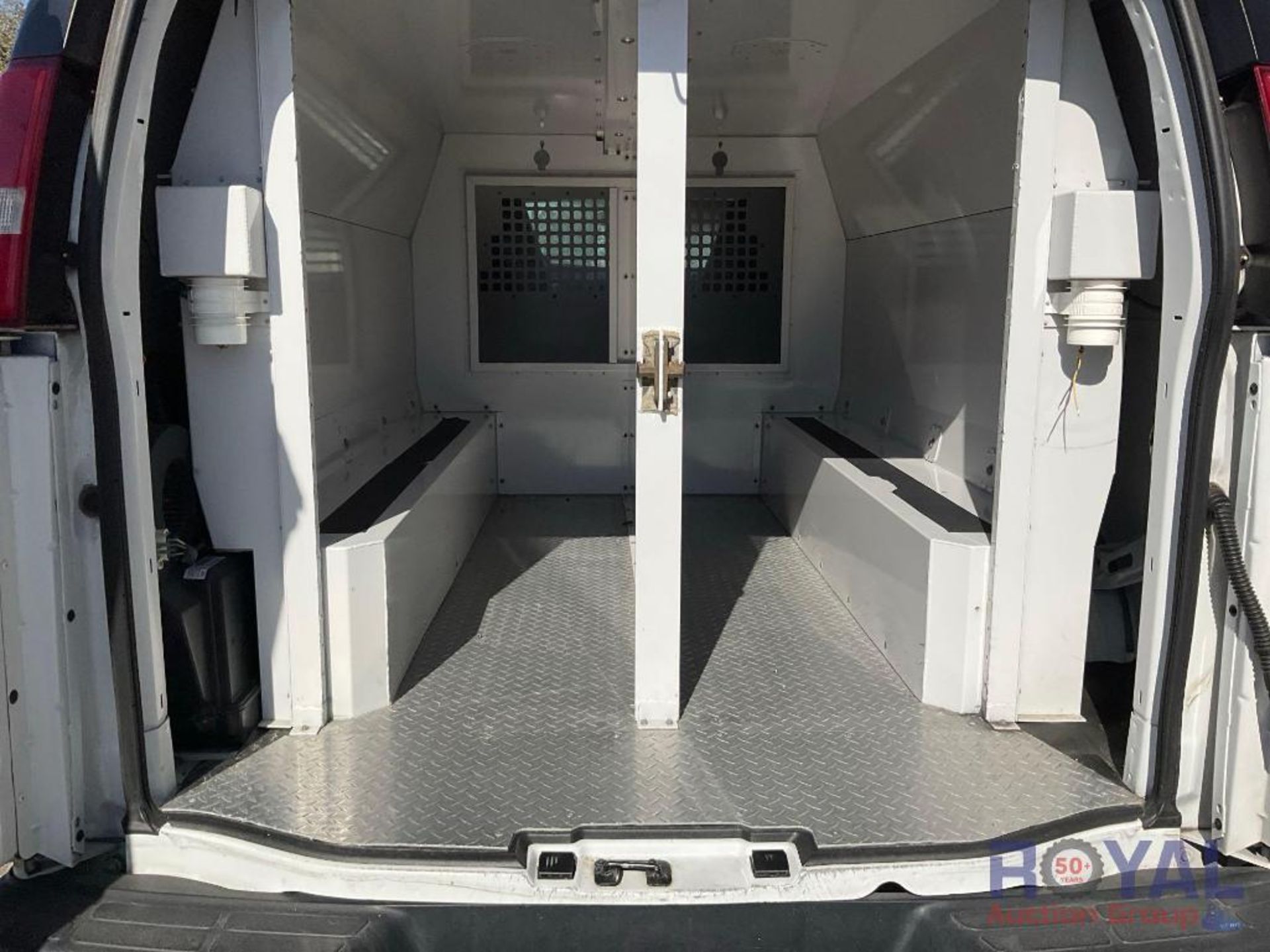 2018 Chevrolet Express Cargo Van - Image 23 of 25