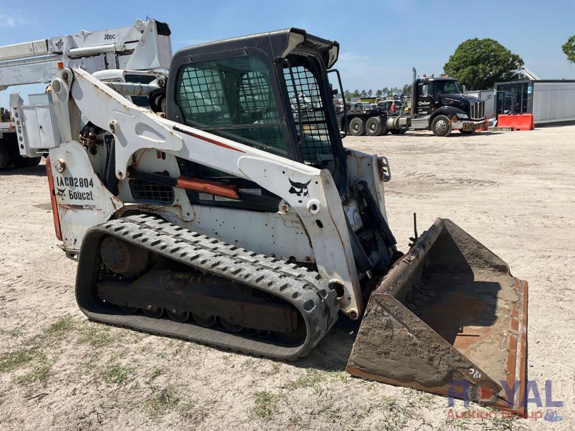 2016 Bobcat T740 Compact Track Loader Skid Steer - Image 2 of 19