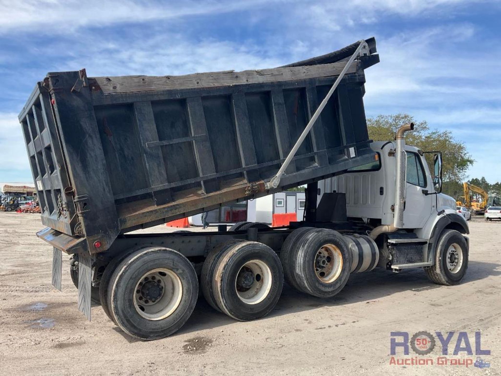 2012 Freightliner M2 112 Tri-Axle Dump Truck - Image 3 of 27