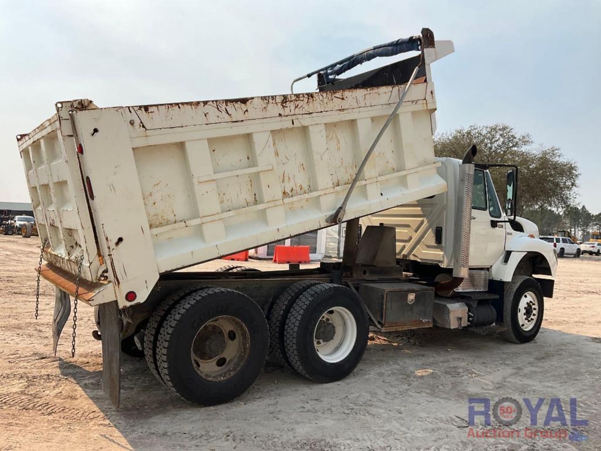 2013 International Work Star 7600 Dump Truck - Image 3 of 28